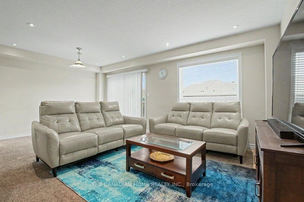 46 Jeffrey Drive thumbnail 16