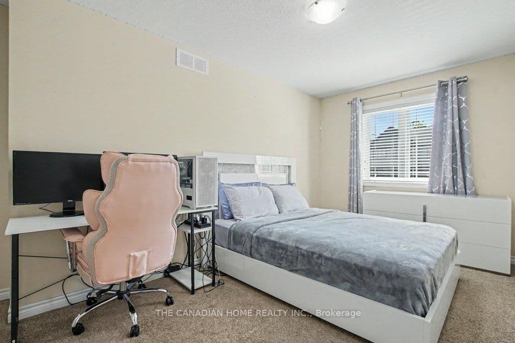 46 Jeffrey Drive thumbnail 20