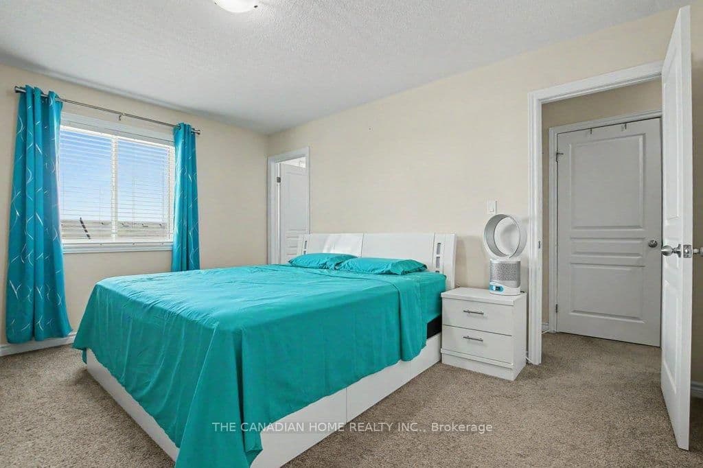 46 Jeffrey Drive thumbnail 25