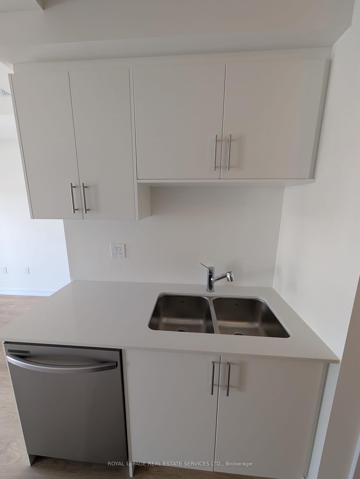 42 Lowes Road W, Unit 93 thumbnail 9