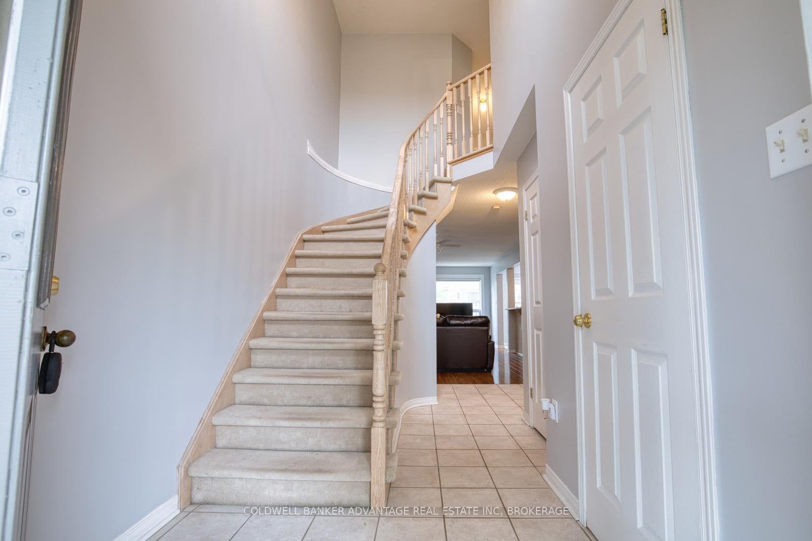 800 Paramount Drive, Unit 2 thumbnail 3