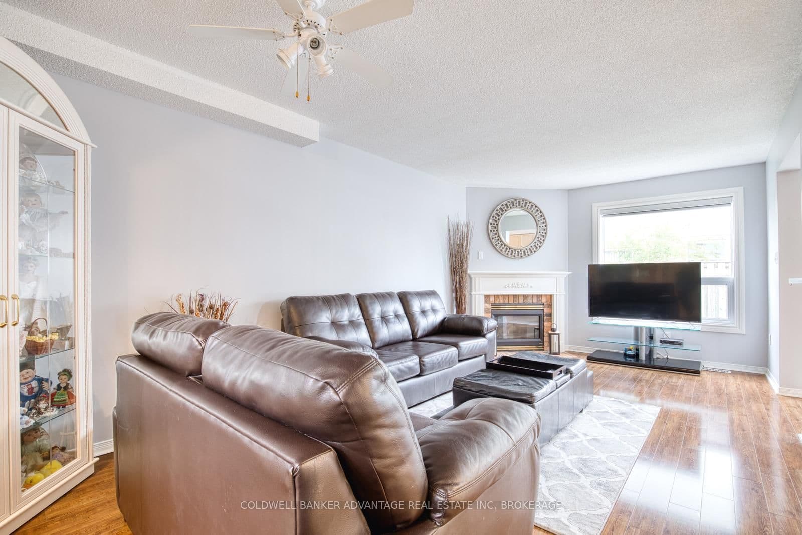 800 Paramount Drive, Unit 2 thumbnail 6