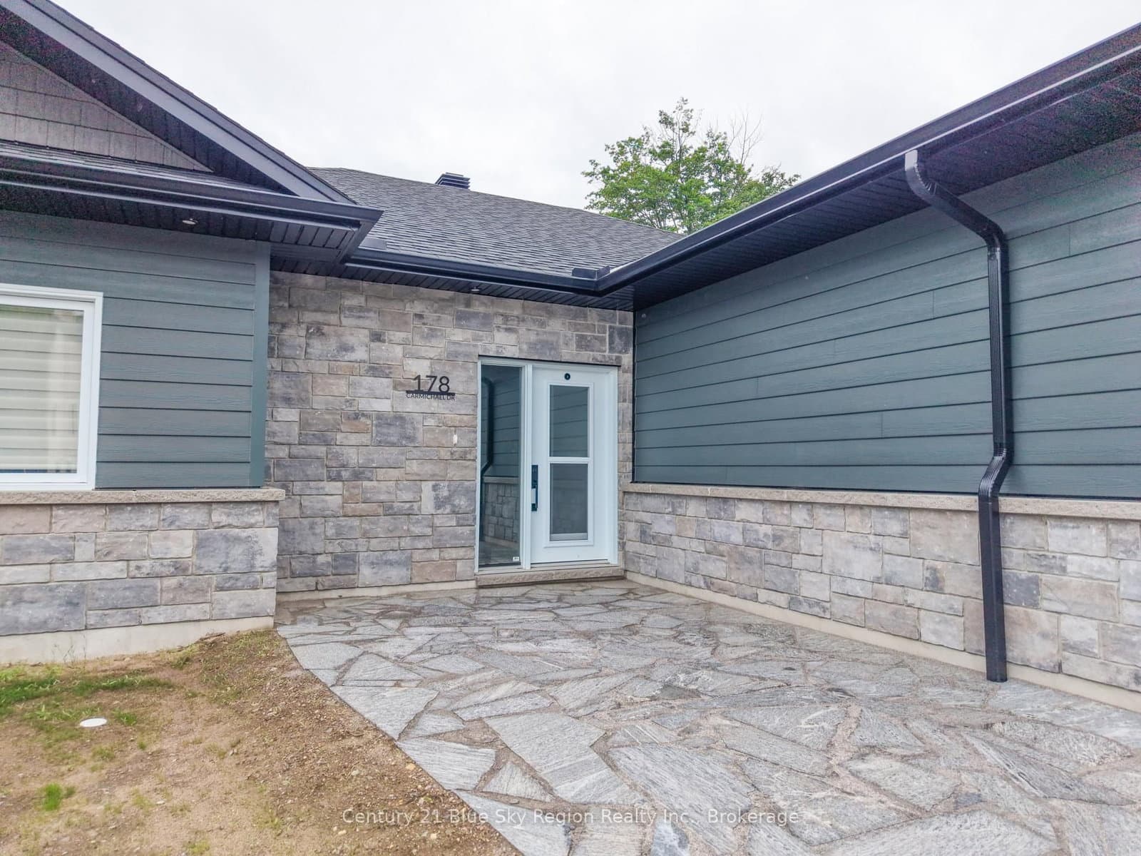 178 Carmichael Drive thumbnail 3
