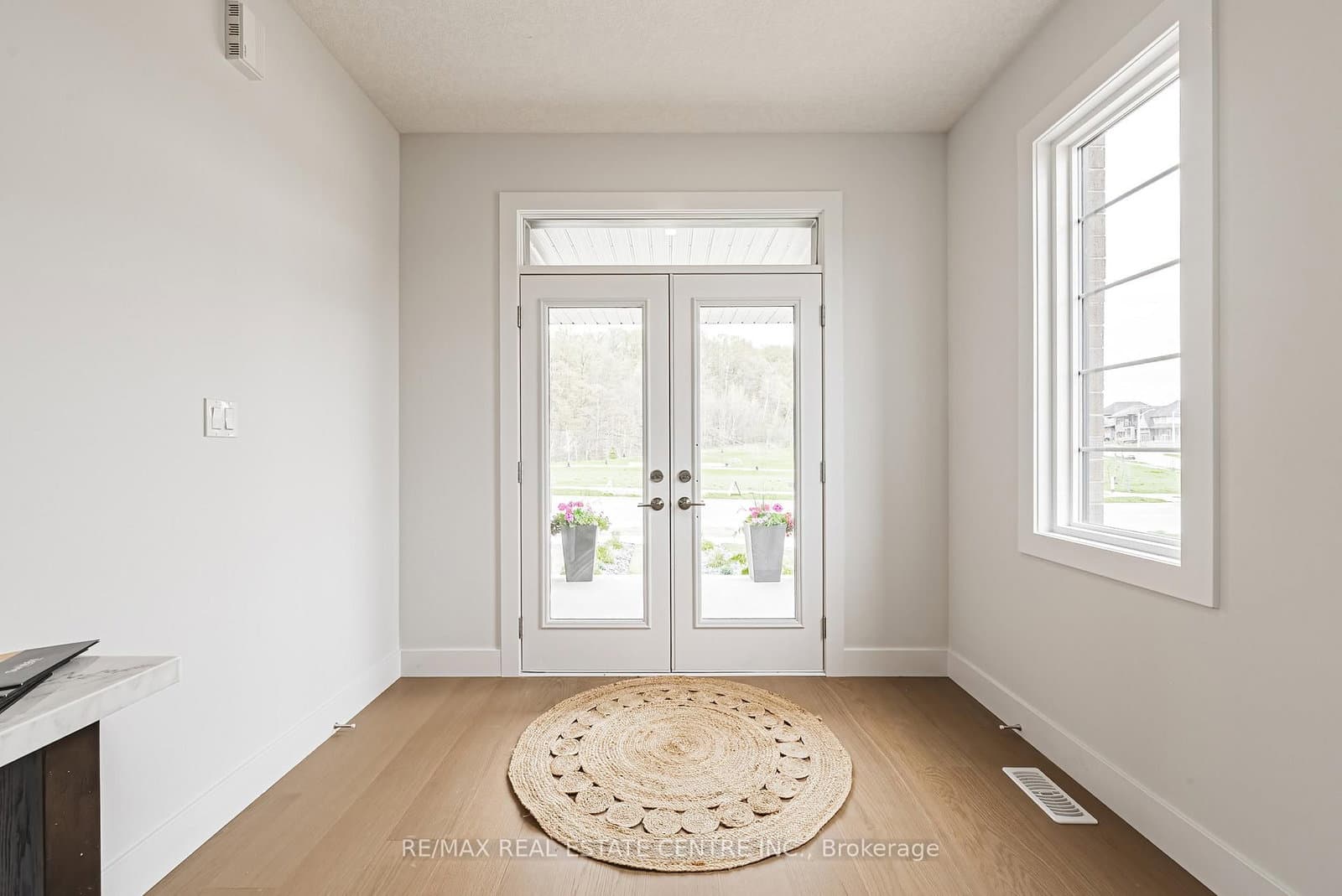 546 Benninger Drive thumbnail 2