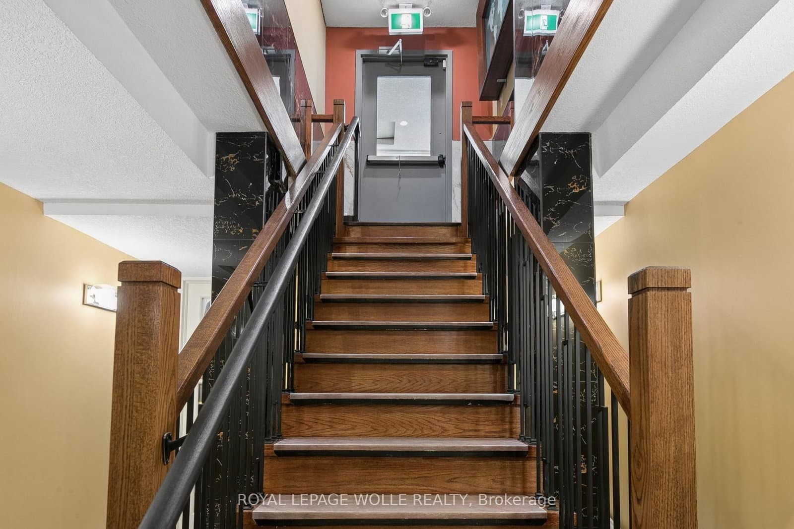 19 KING Street E, Unit B thumbnail 5