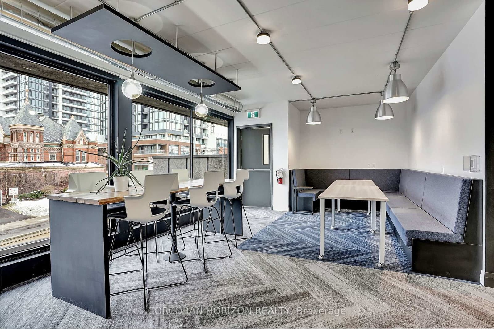 618 King Street W thumbnail 26