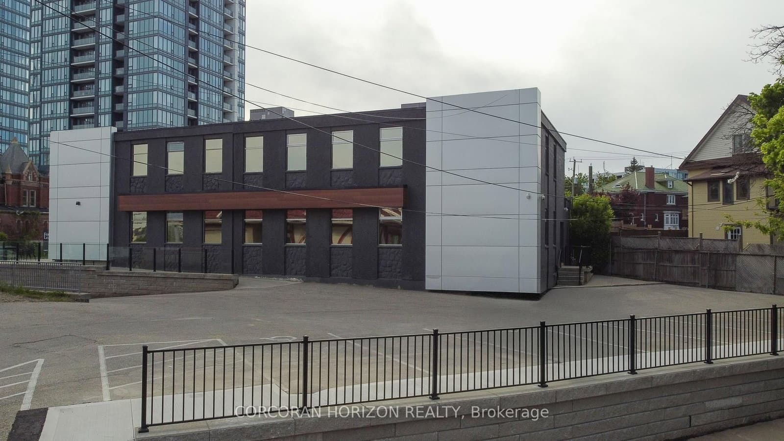 618 King Street W thumbnail 41