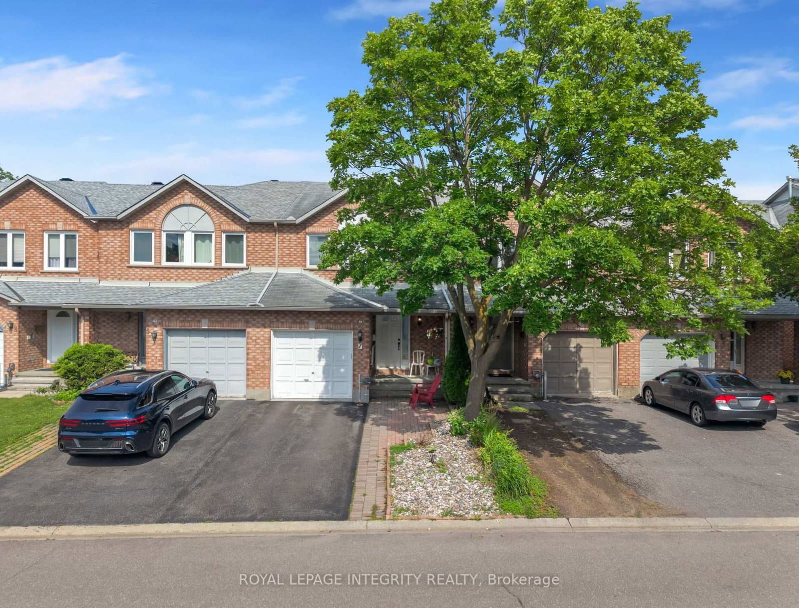 7 Westpointe Crescent thumbnail 2