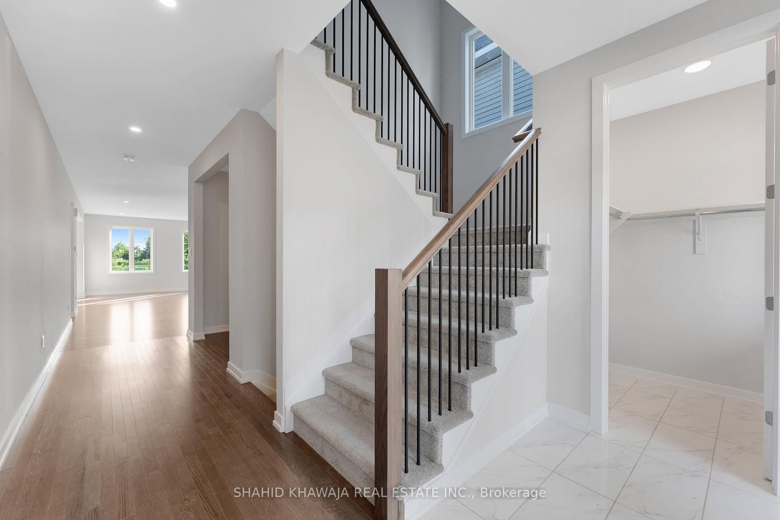 93 Hackamore Crescent thumbnail 5