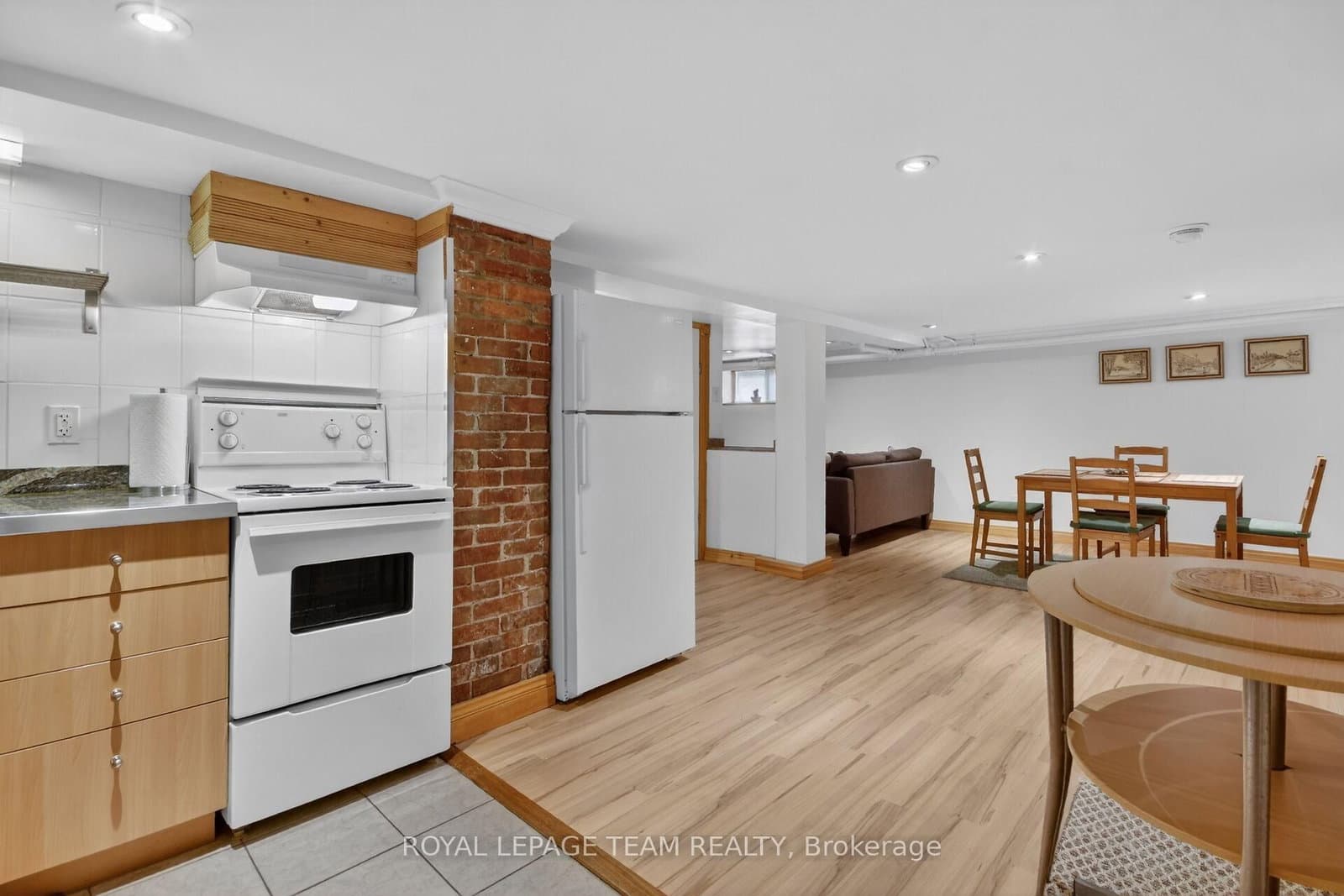 64 Delaware Avenue thumbnail 4