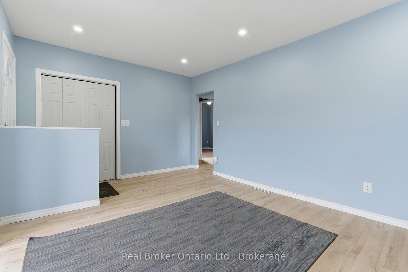 880 LAWRENCE Road thumbnail 12