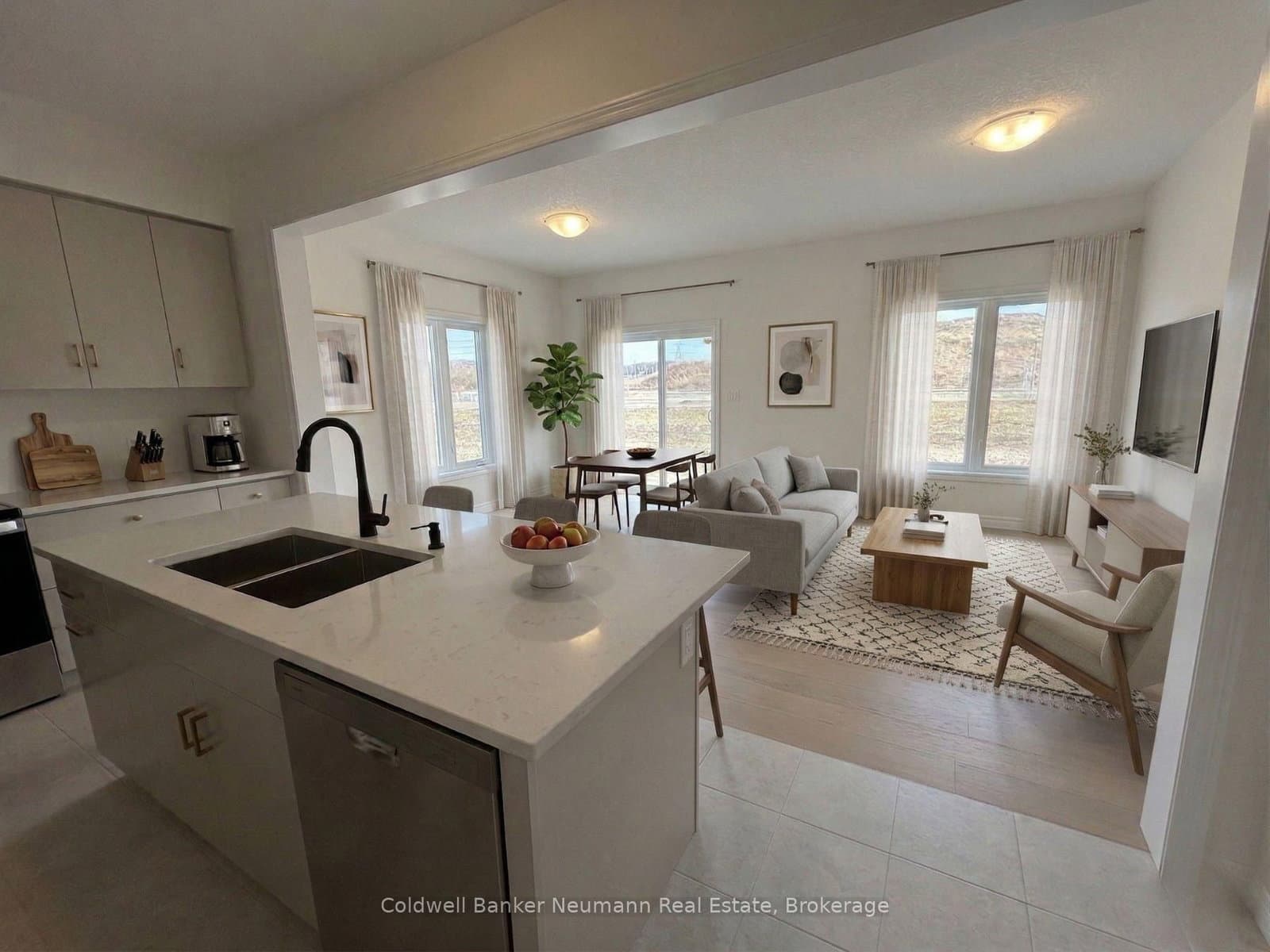 537 Anton Crescent thumbnail 4