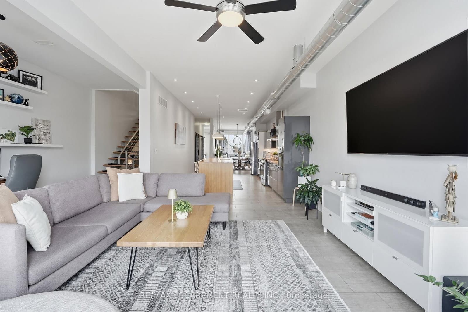 414 JOHN Street thumbnail 12