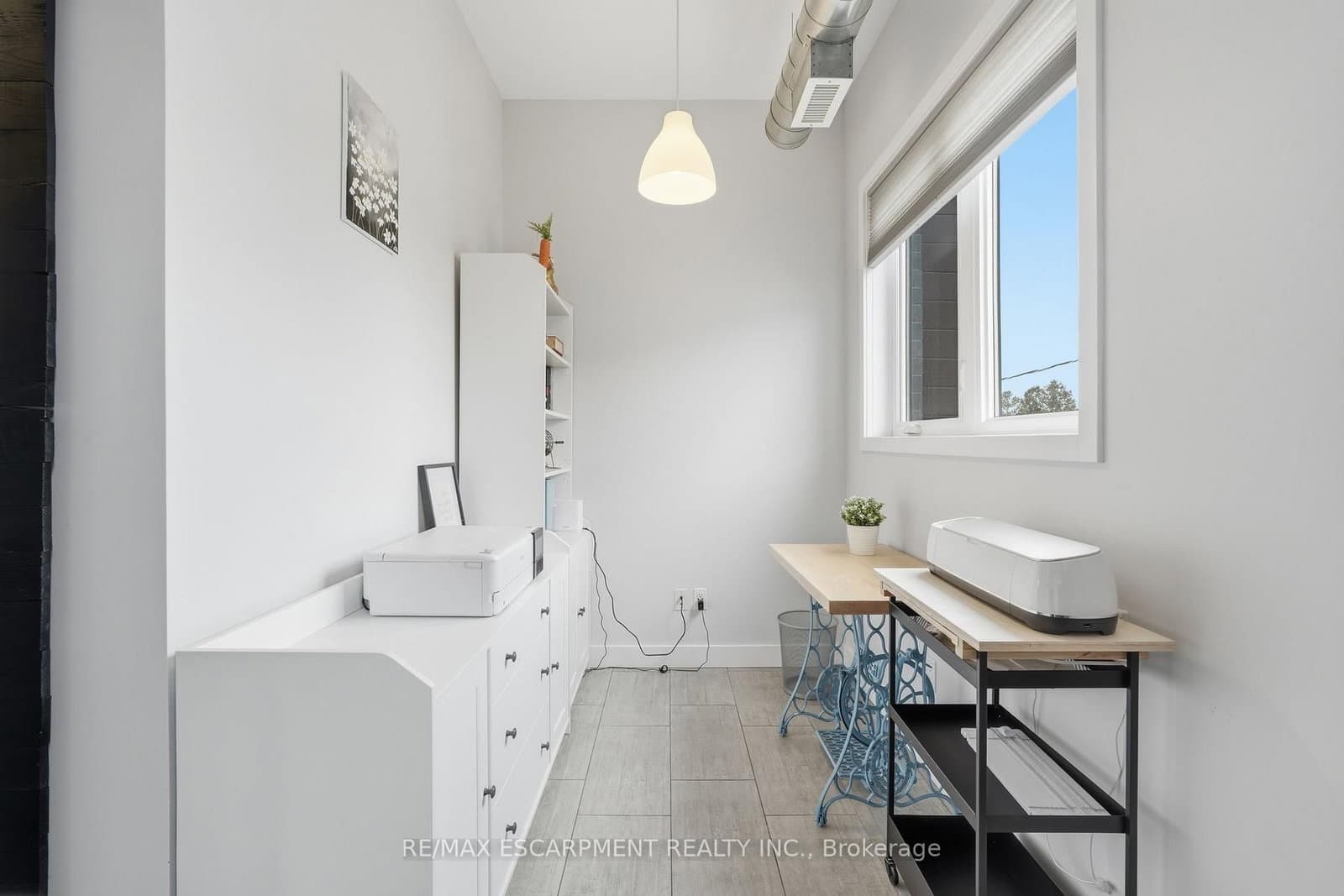 414 JOHN Street thumbnail 16