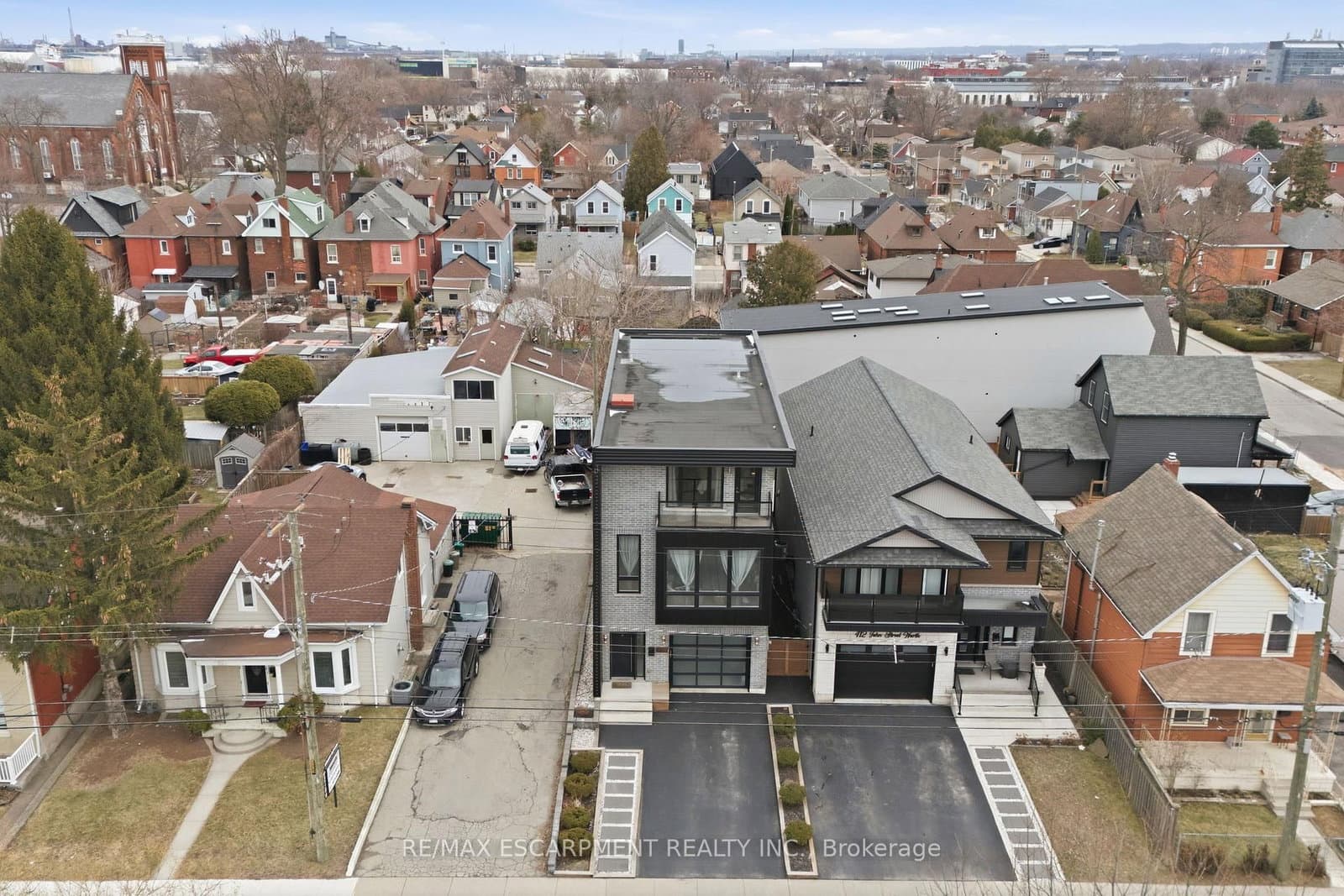 414 JOHN Street thumbnail 49
