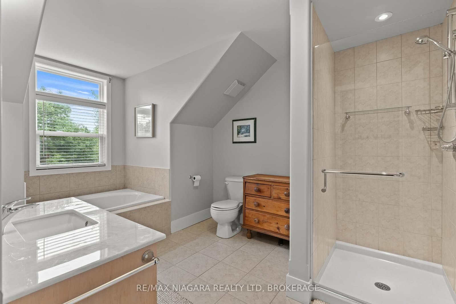 481 Victoria Street, Unit 3 thumbnail 23