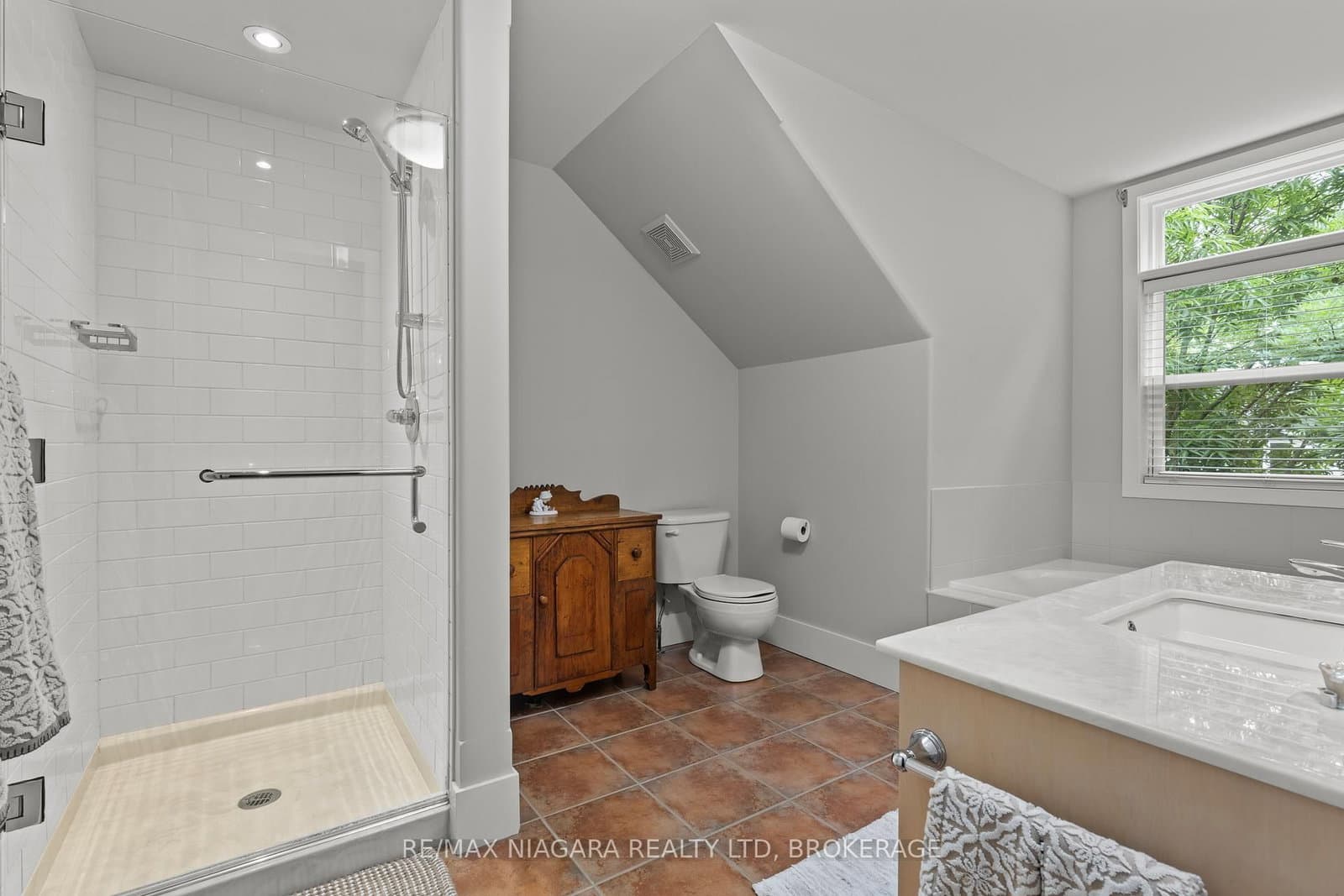 481 Victoria Street, Unit 3 thumbnail 26