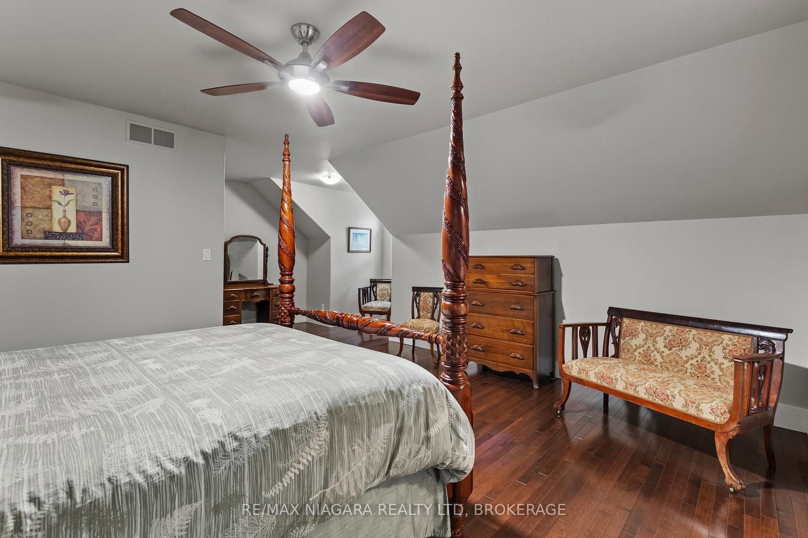 481 Victoria Street, Unit 3 thumbnail 30