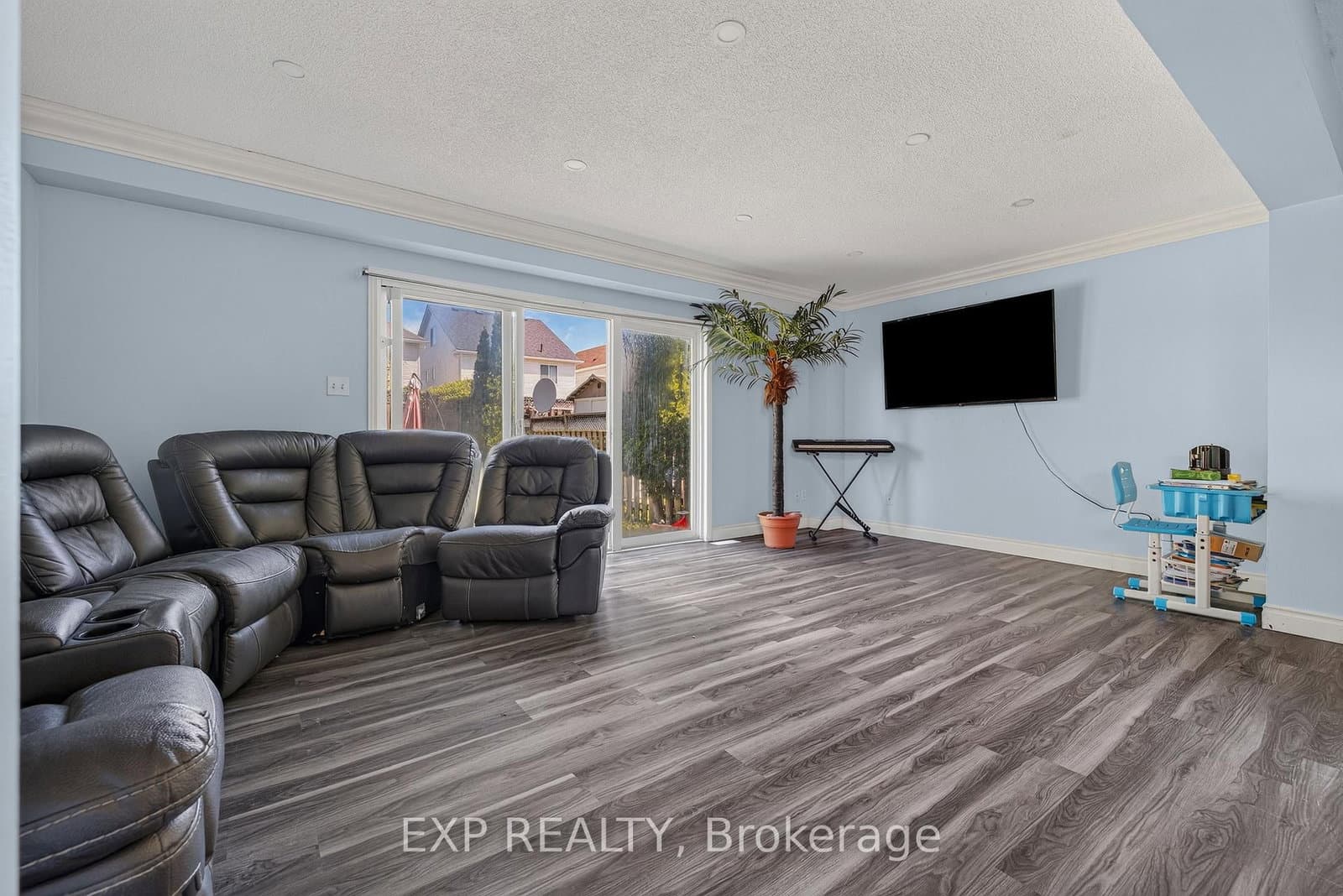 196 Max Becker Drive thumbnail 11