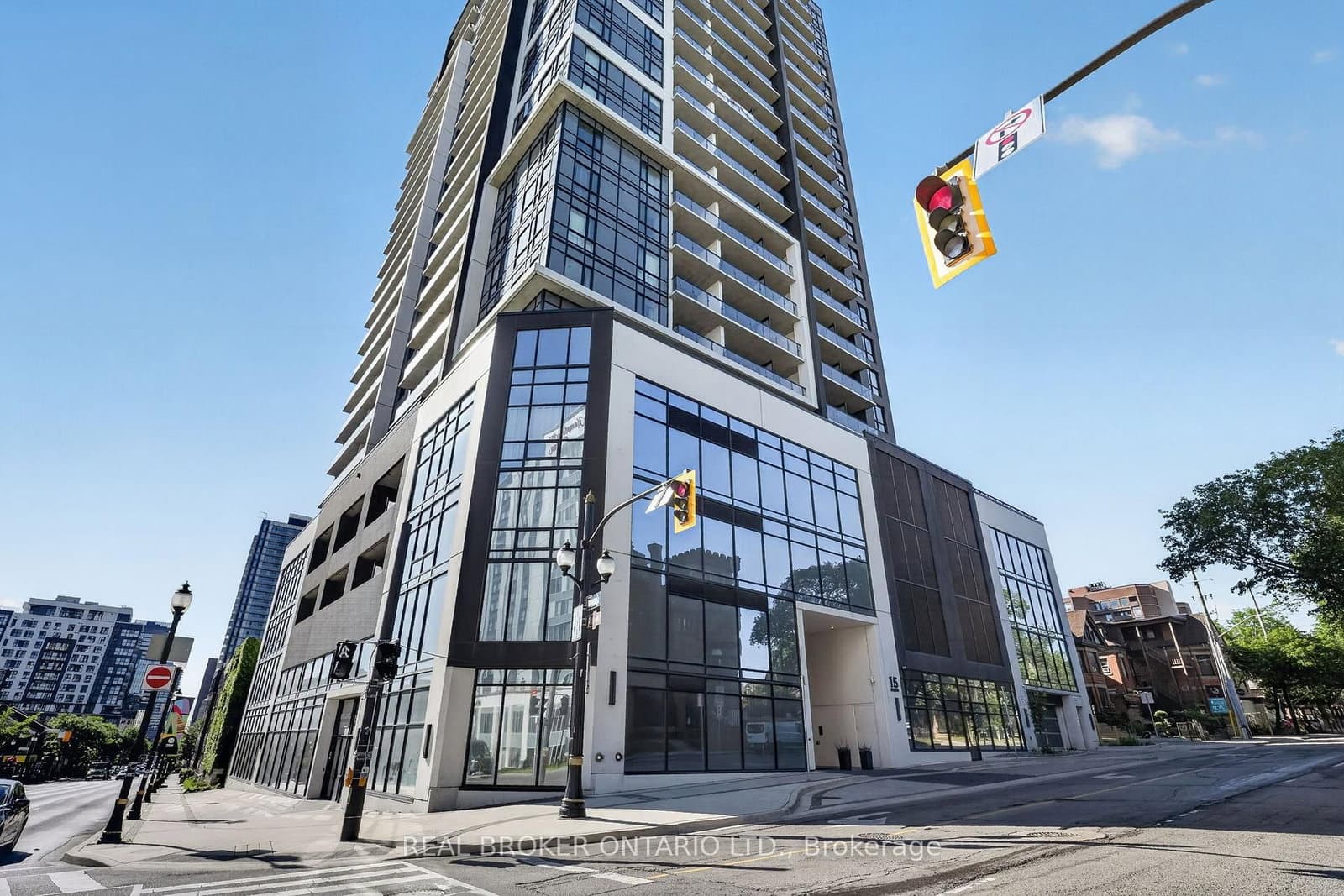 #1206 - 15 Queen Street S