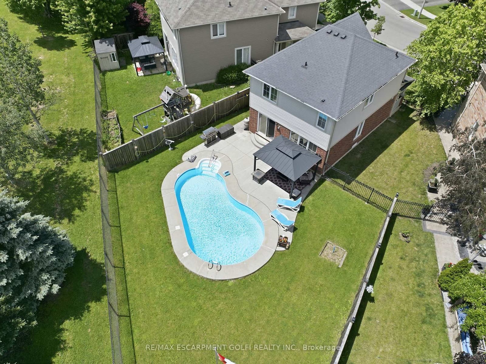 240 Emick Drive thumbnail 3