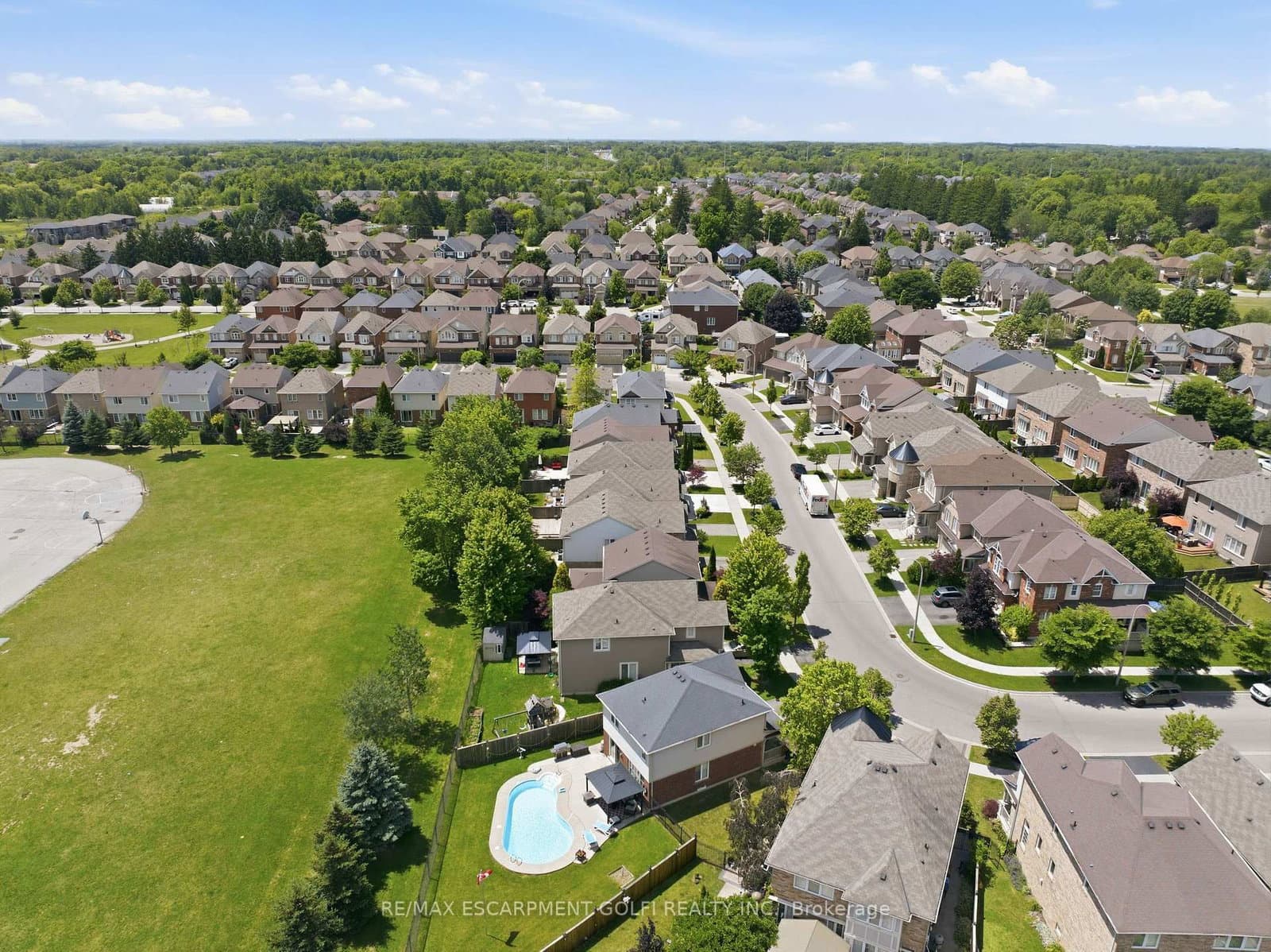 240 Emick Drive thumbnail 40