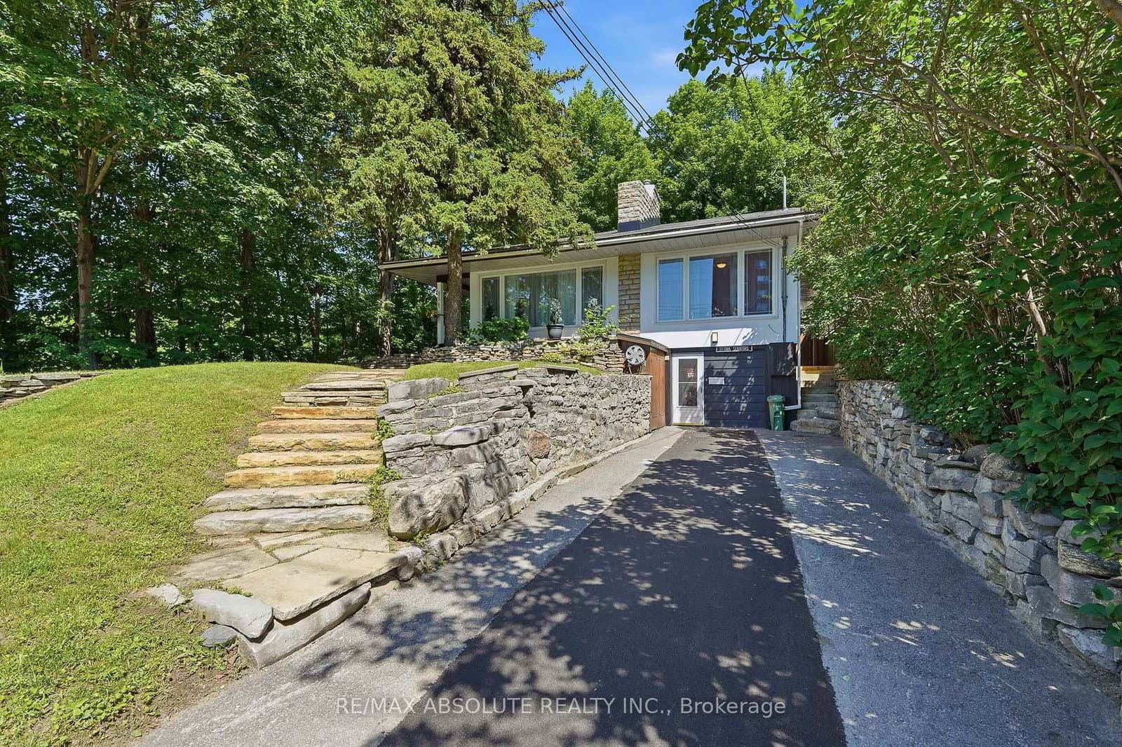829 Montreal Road thumbnail 2
