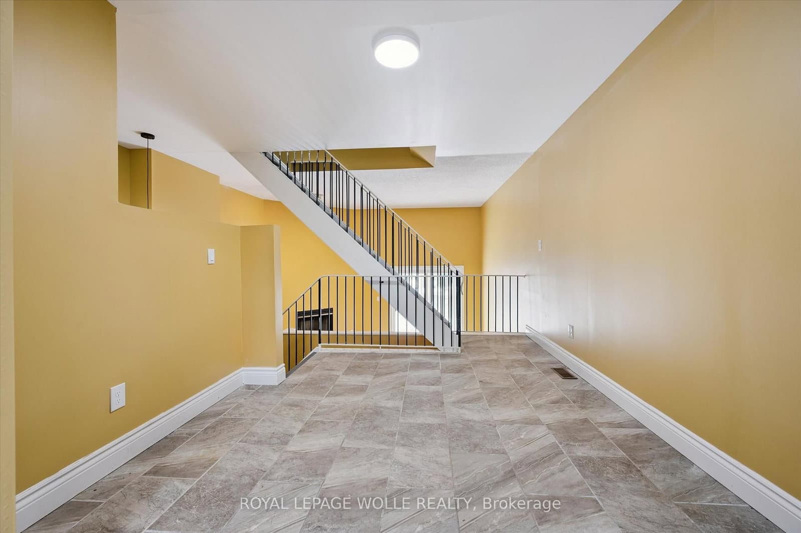 589 Beechwood Drive, Unit 43 thumbnail 18