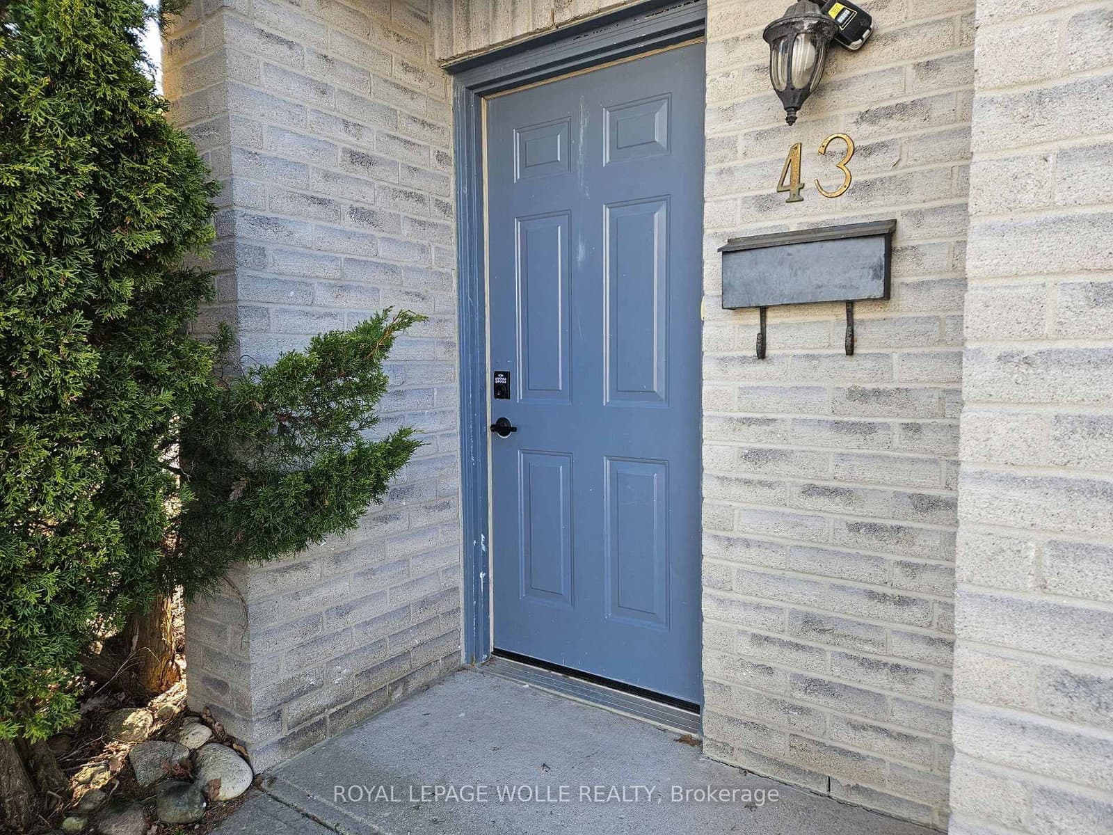 589 Beechwood Drive, Unit 43 thumbnail 3
