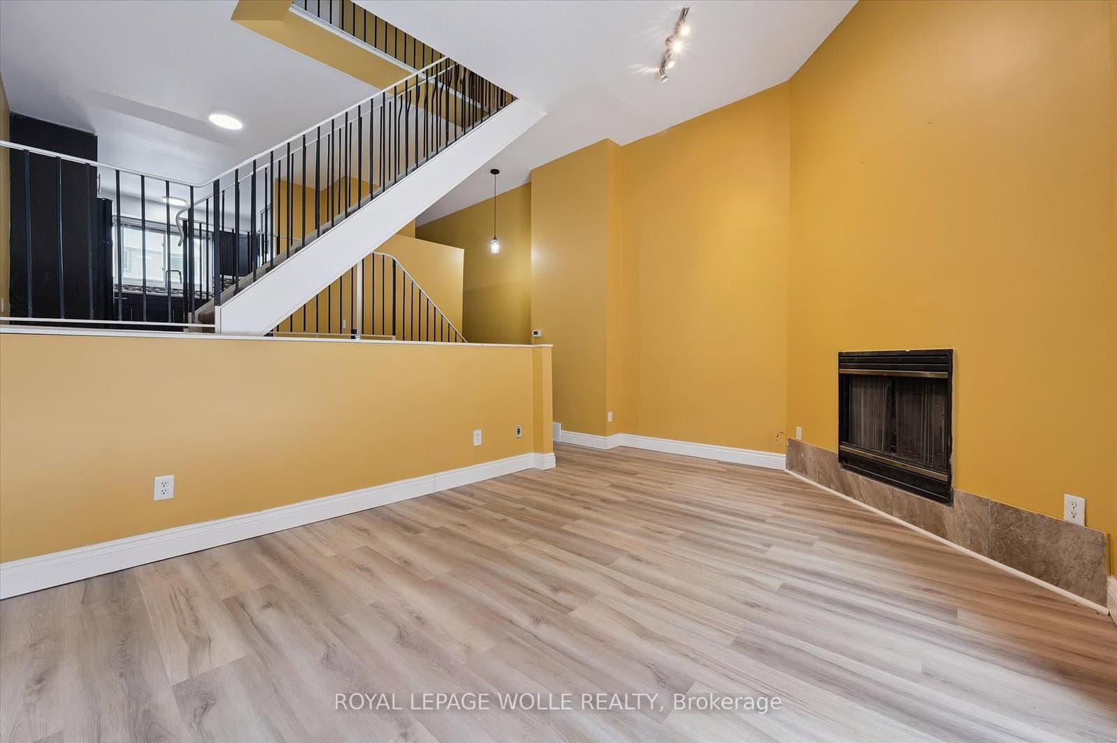 589 Beechwood Drive, Unit 43 thumbnail 9