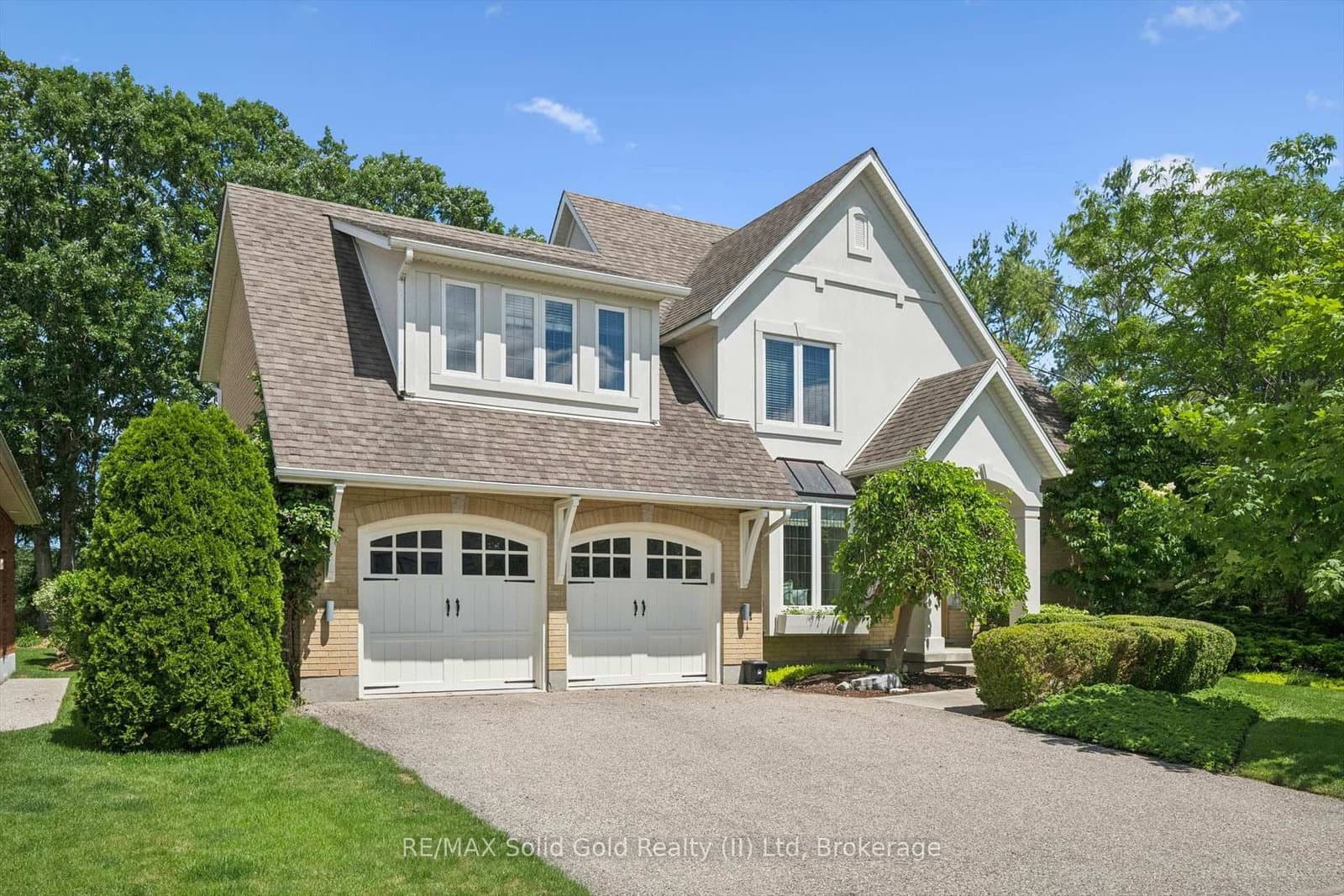 576 Falconridge Crescent thumbnail 2