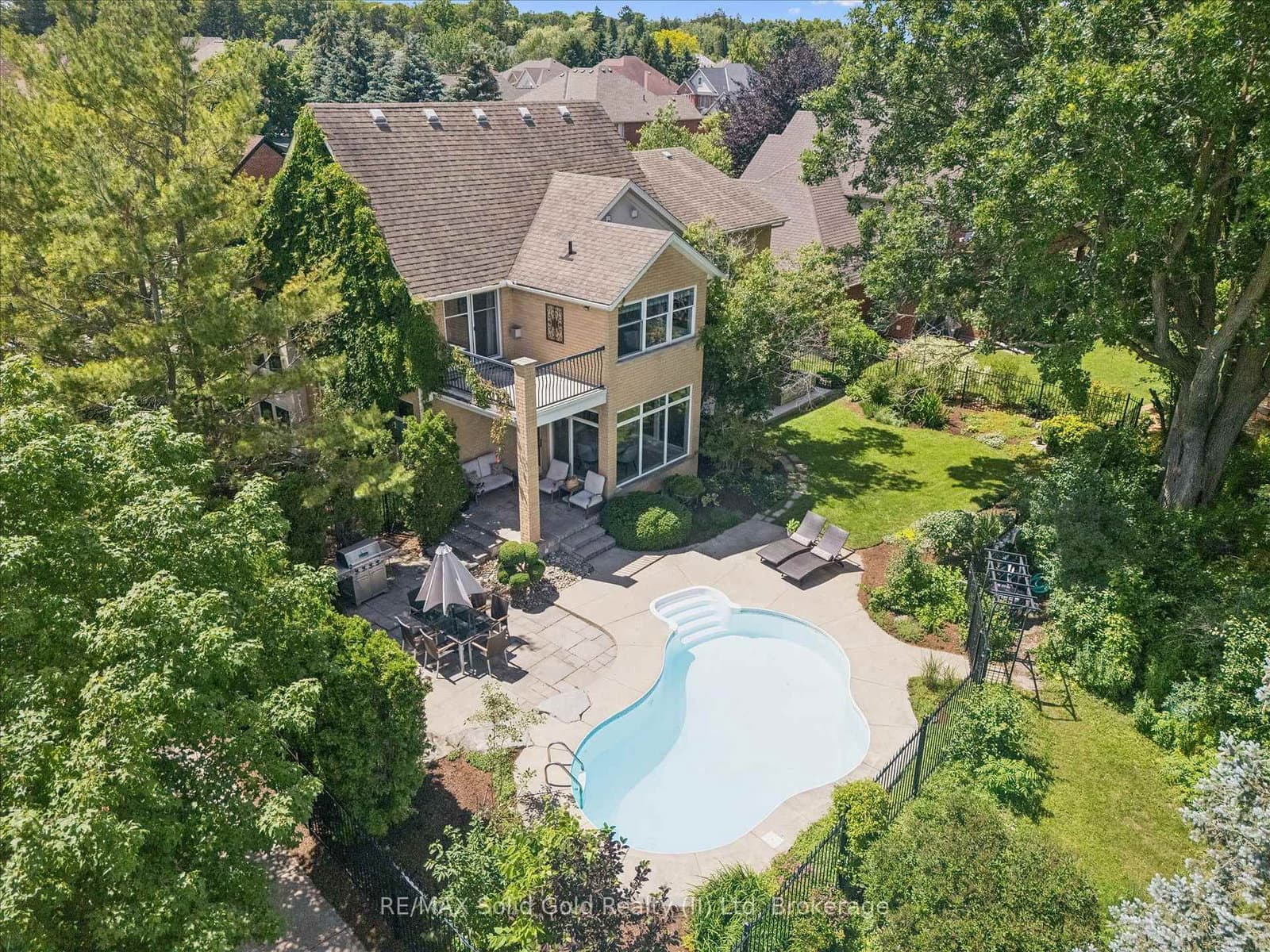 576 Falconridge Crescent thumbnail 49