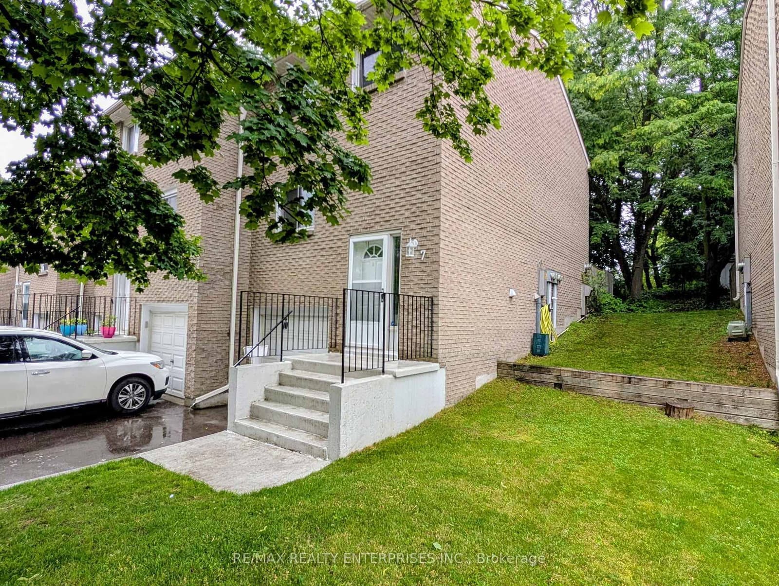 121 Morgan Avenue, Unit 7 - Image 1