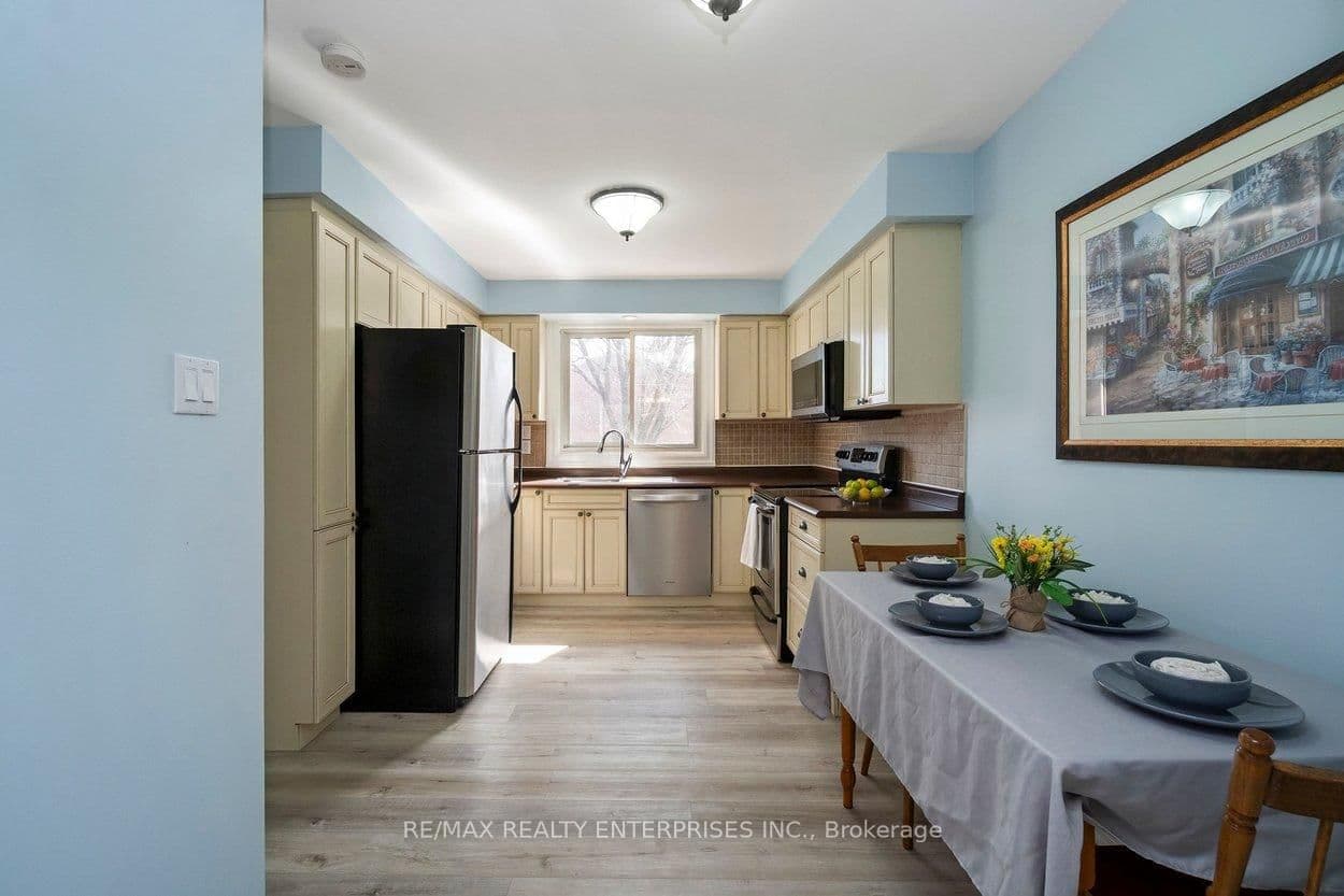 121 Morgan Avenue, Unit 7 thumbnail 3