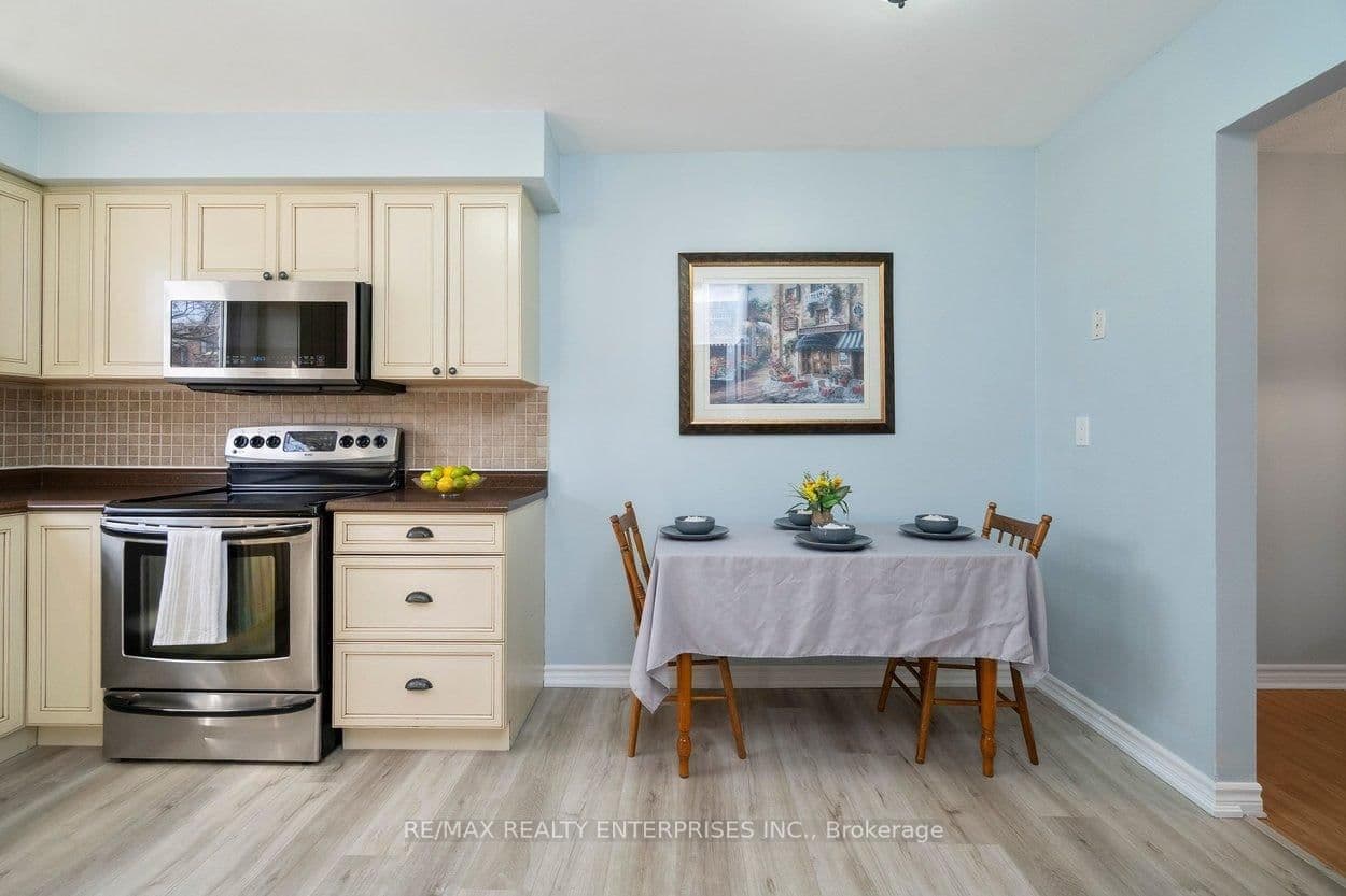 121 Morgan Avenue, Unit 7 thumbnail 9