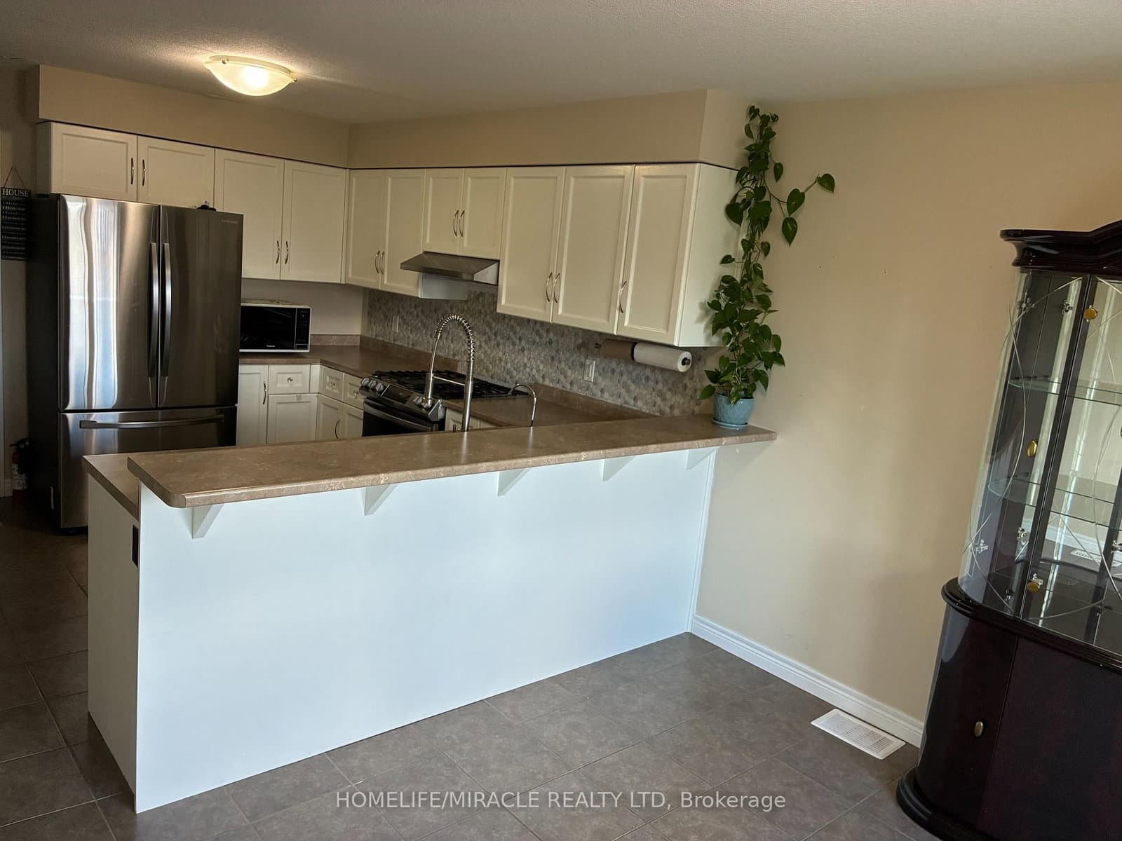 45 Oakes Crescent thumbnail 7