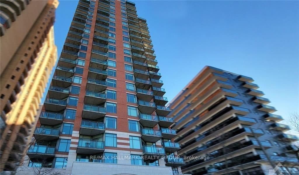 #906 - 570 Laurier Avenue W