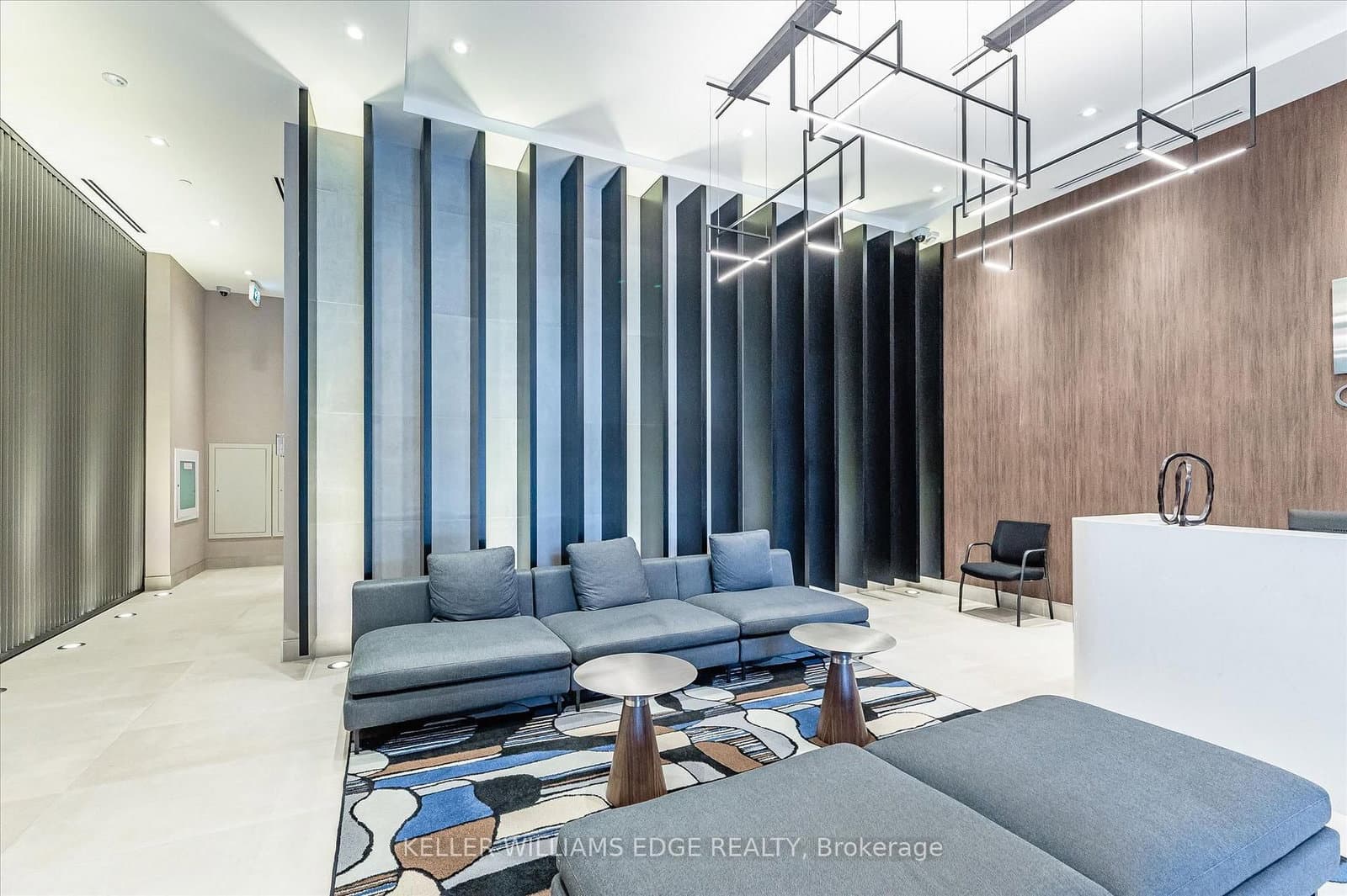 212 King Street E, Unit 418 thumbnail 2