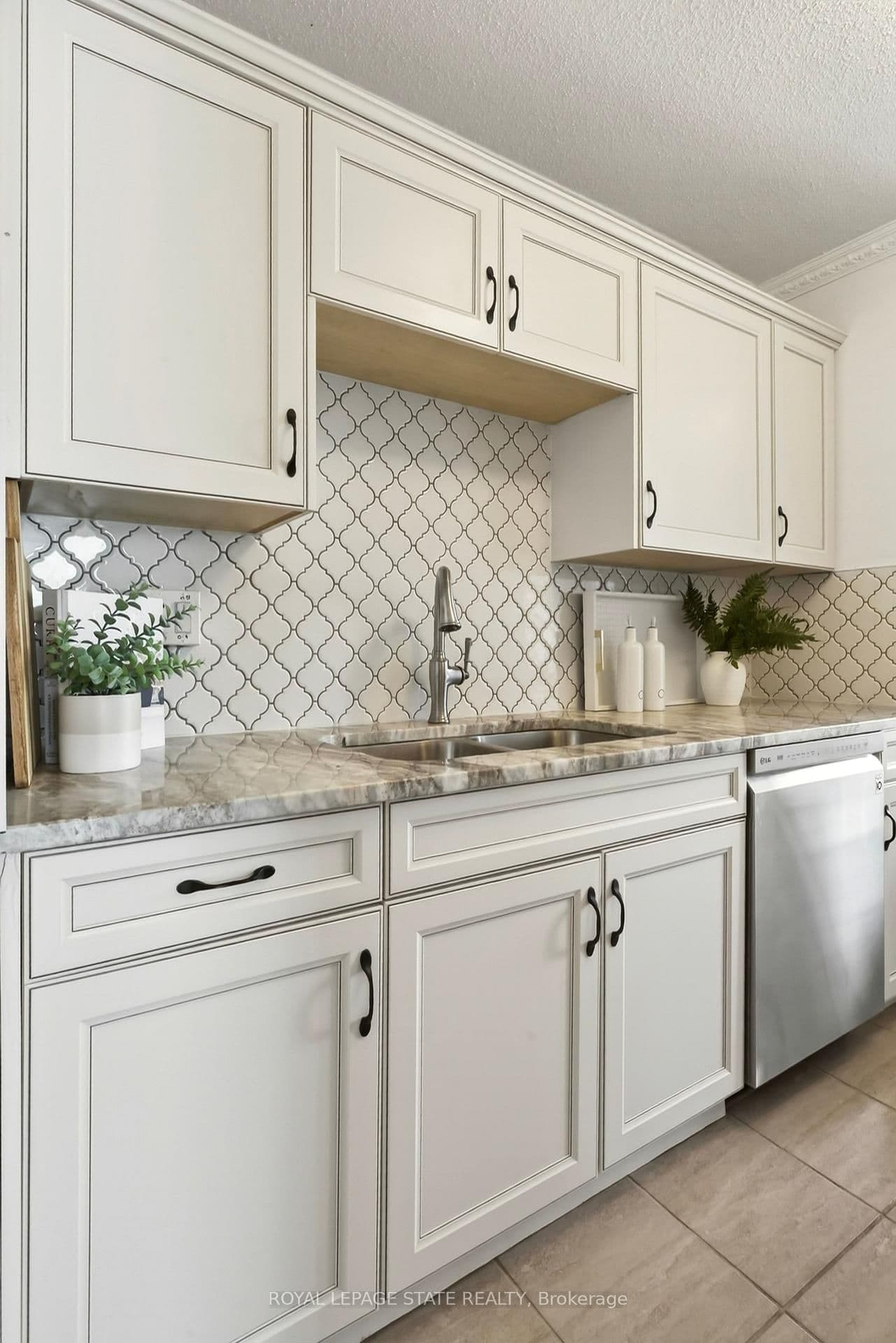 222 Jackson Street W, Unit 1003 thumbnail 25