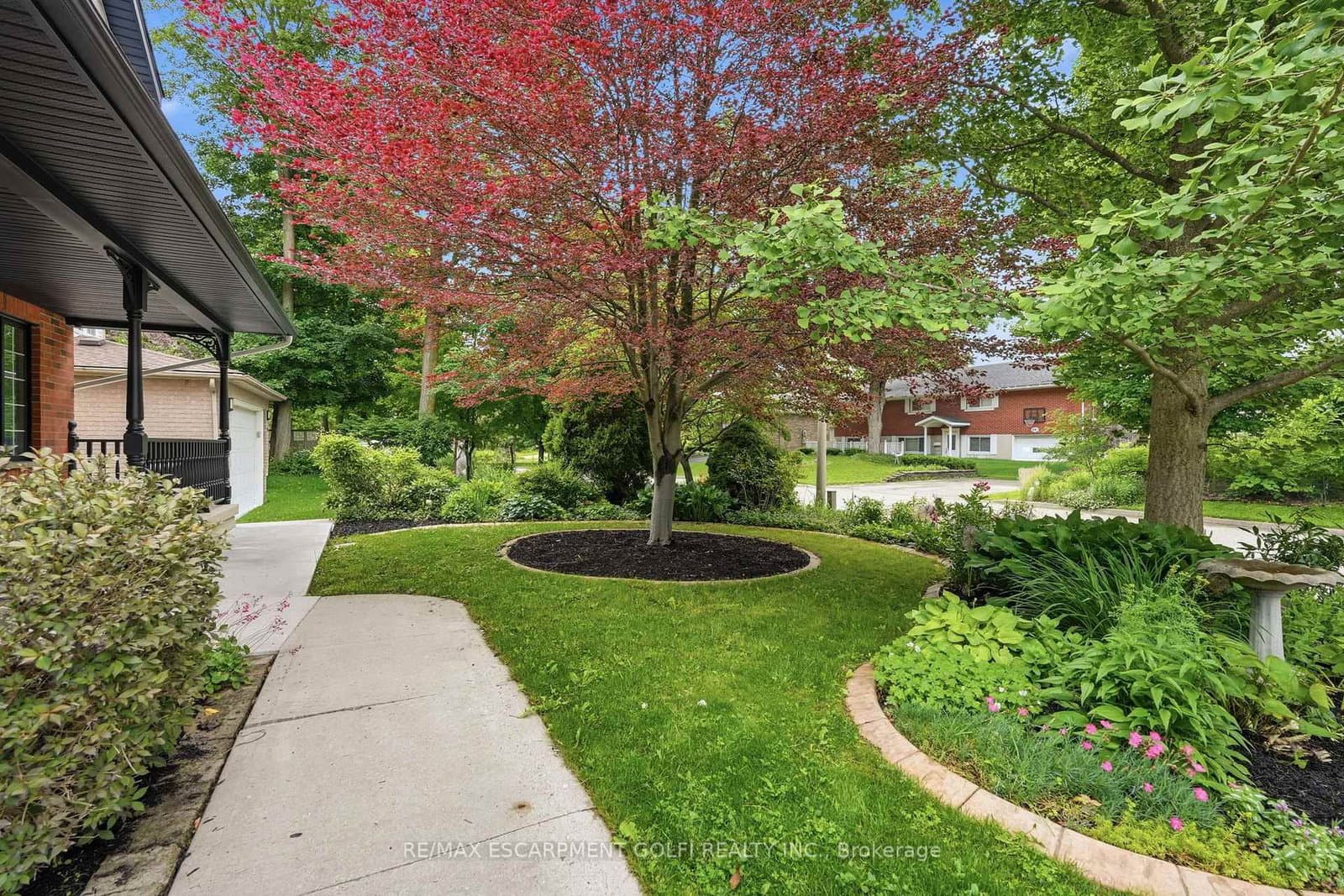 292 THORNCREST Drive thumbnail 4