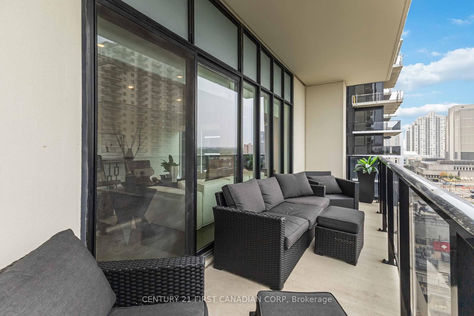 505 Talbot Street, Unit 809 thumbnail 33
