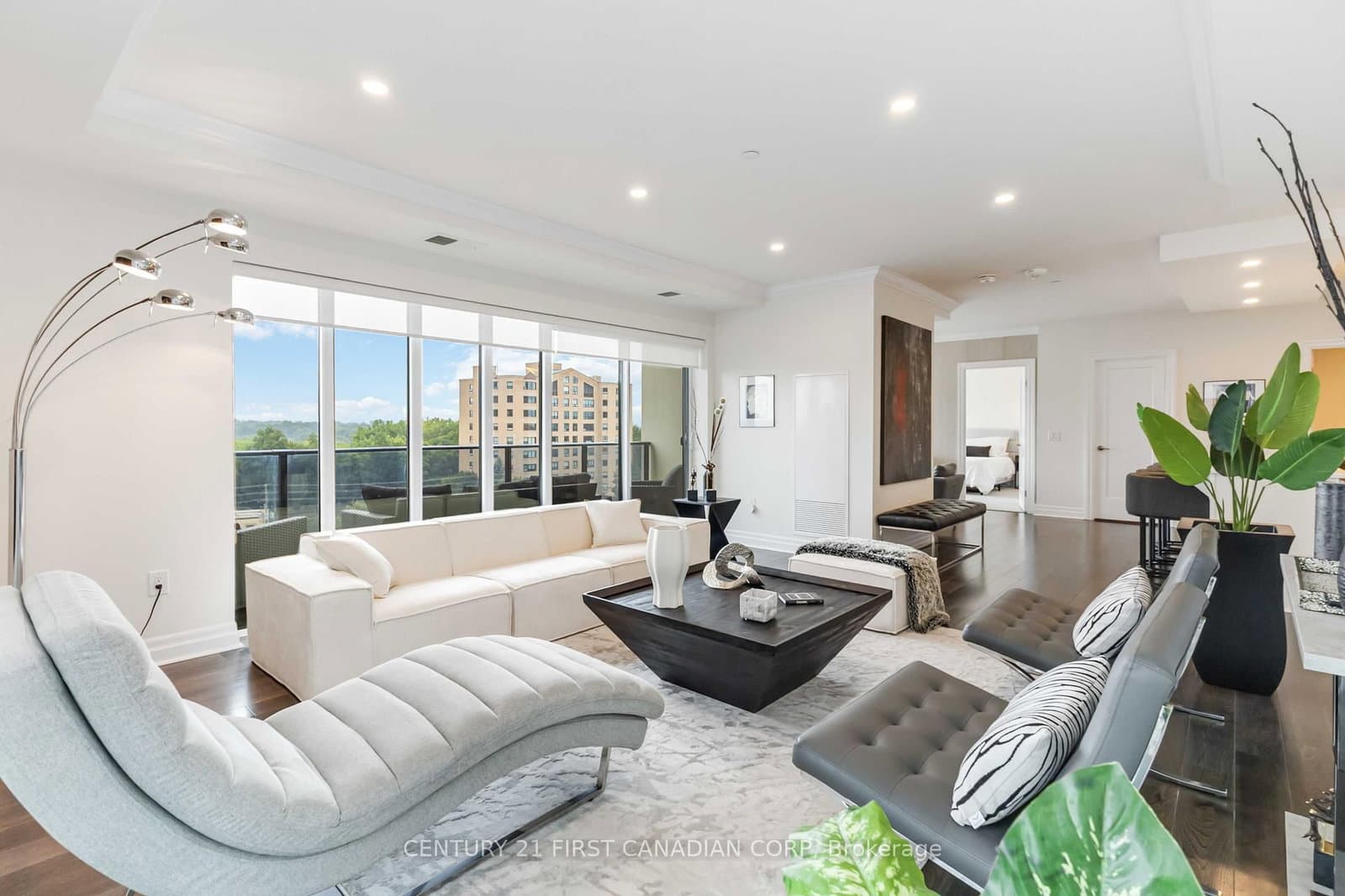 505 Talbot Street, Unit 809 thumbnail 8