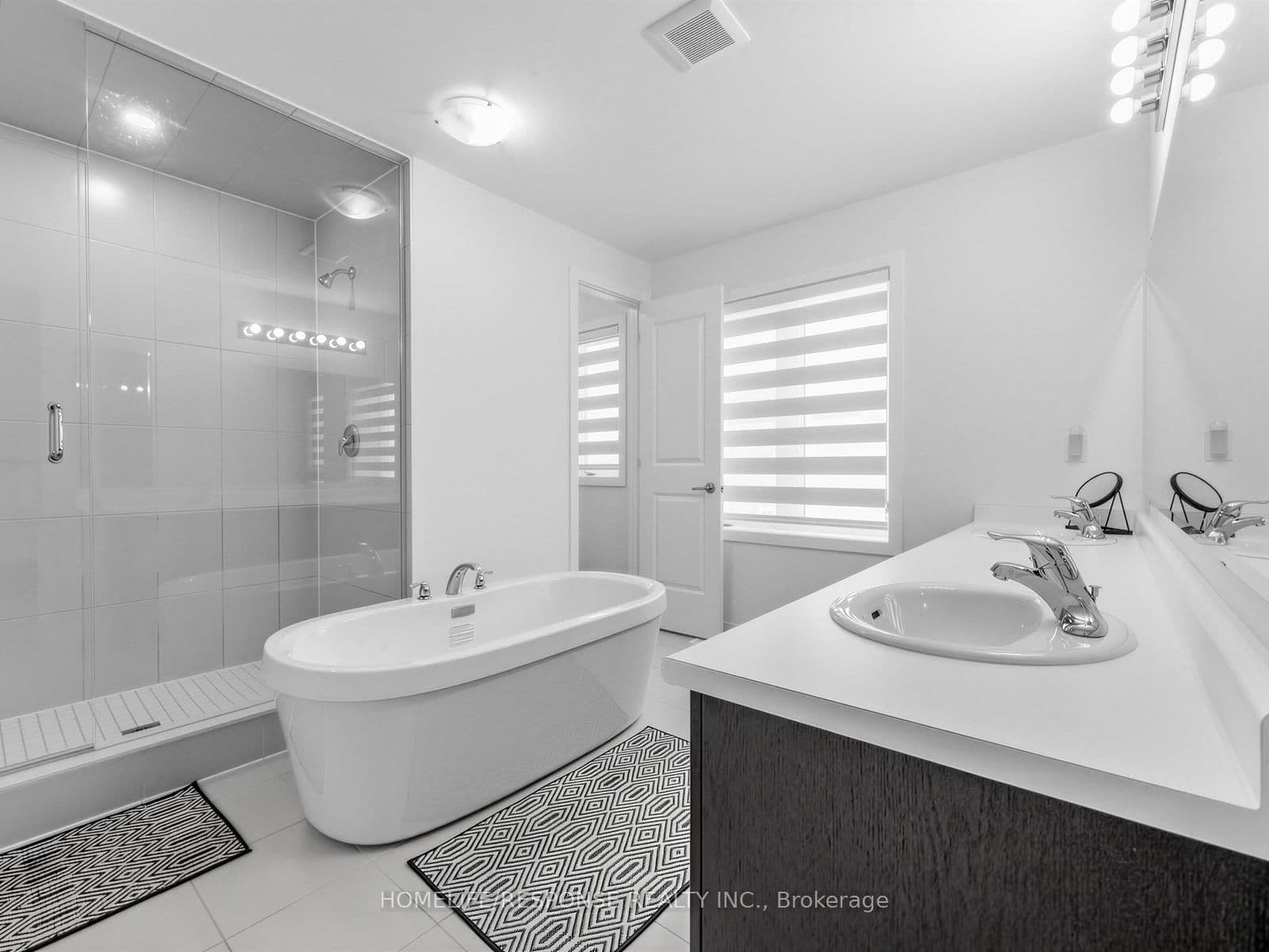 13 Stanley Leitch Drive thumbnail 24