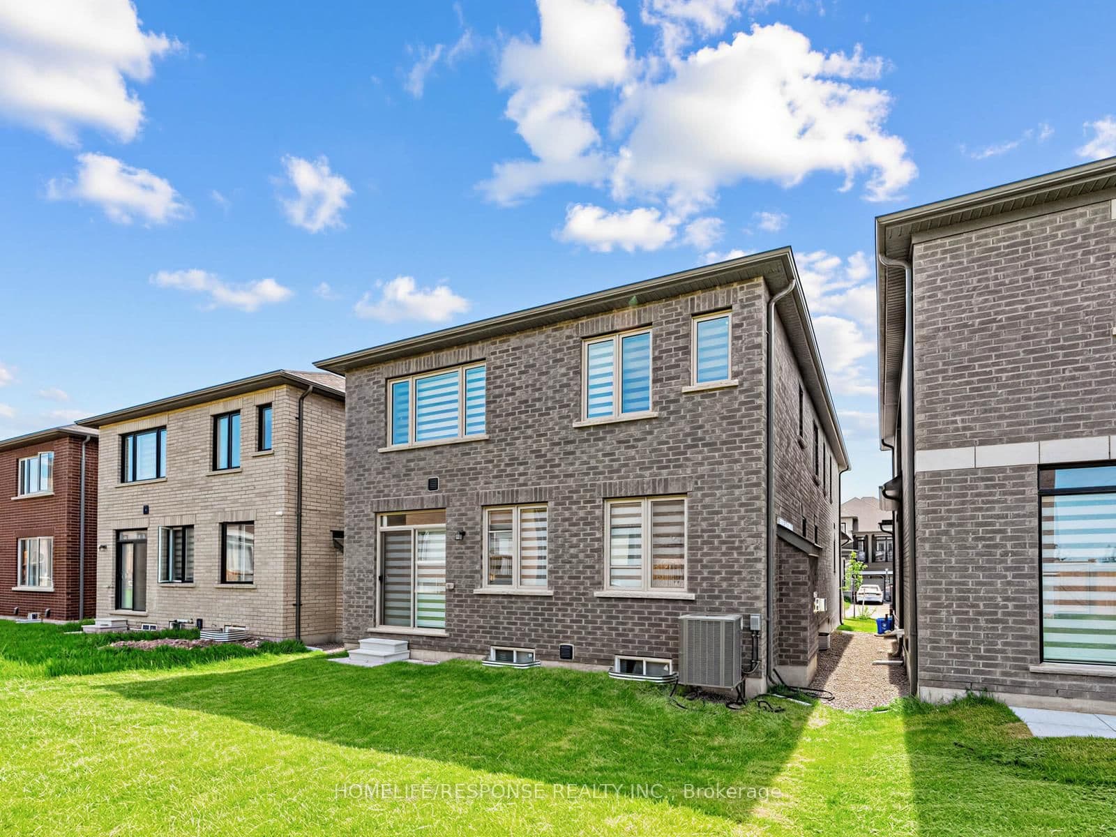 13 Stanley Leitch Drive thumbnail 34