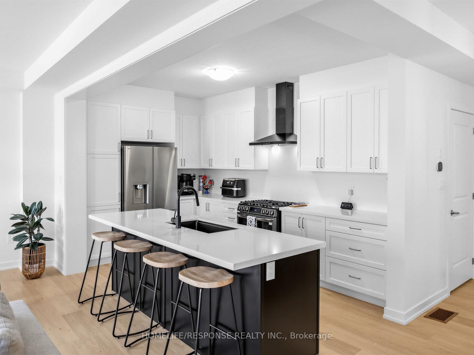 13 Stanley Leitch Drive thumbnail 9