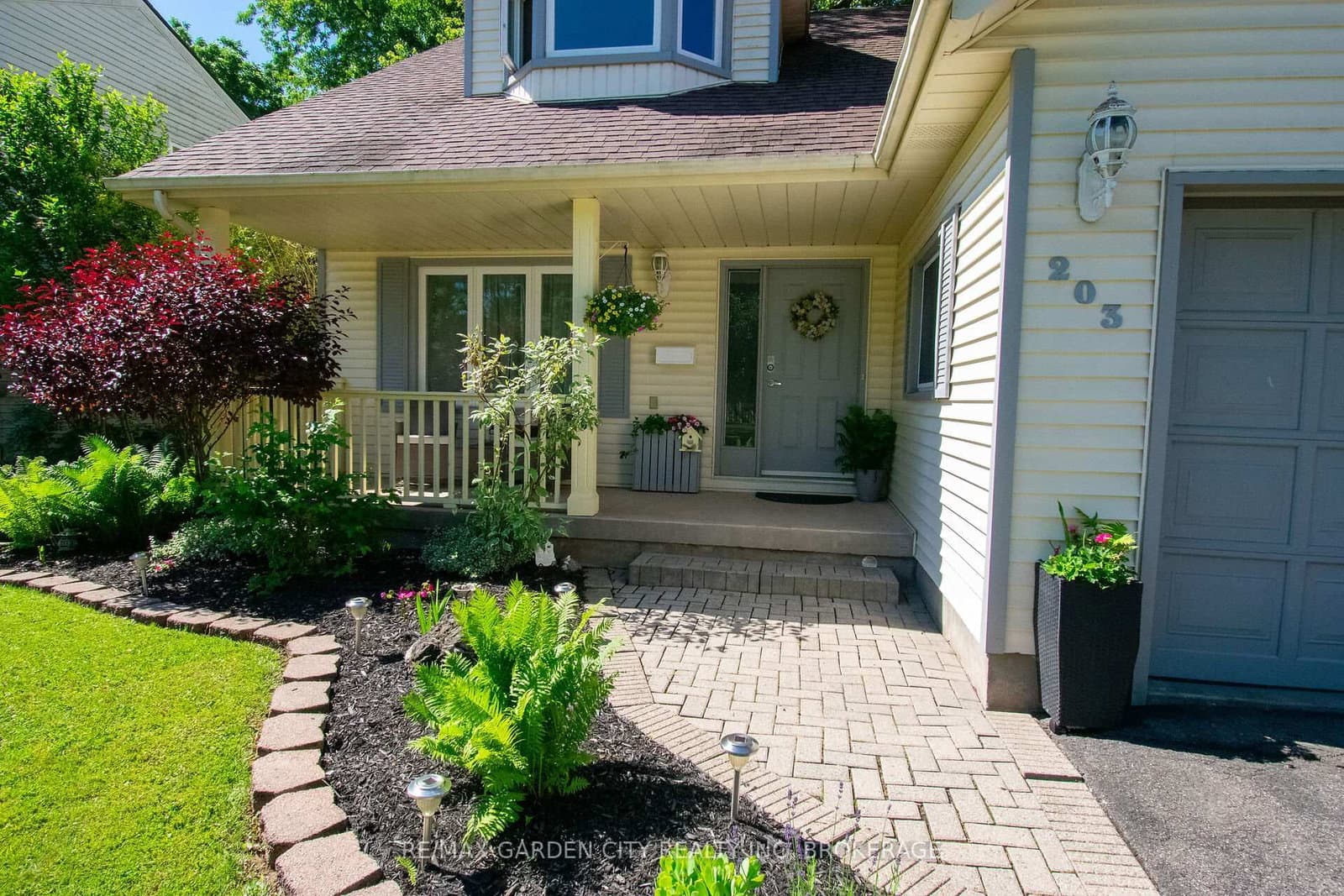 203 LEASIDE Drive thumbnail 4