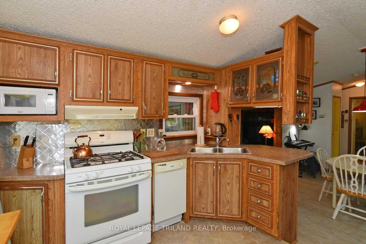 9910 Northville Crescent, Unit B11 thumbnail 16