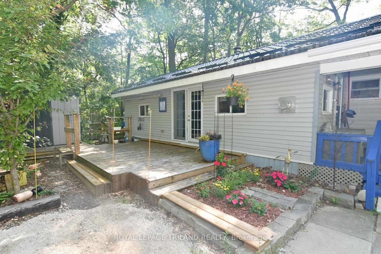 9910 Northville Crescent, Unit B11 thumbnail 3