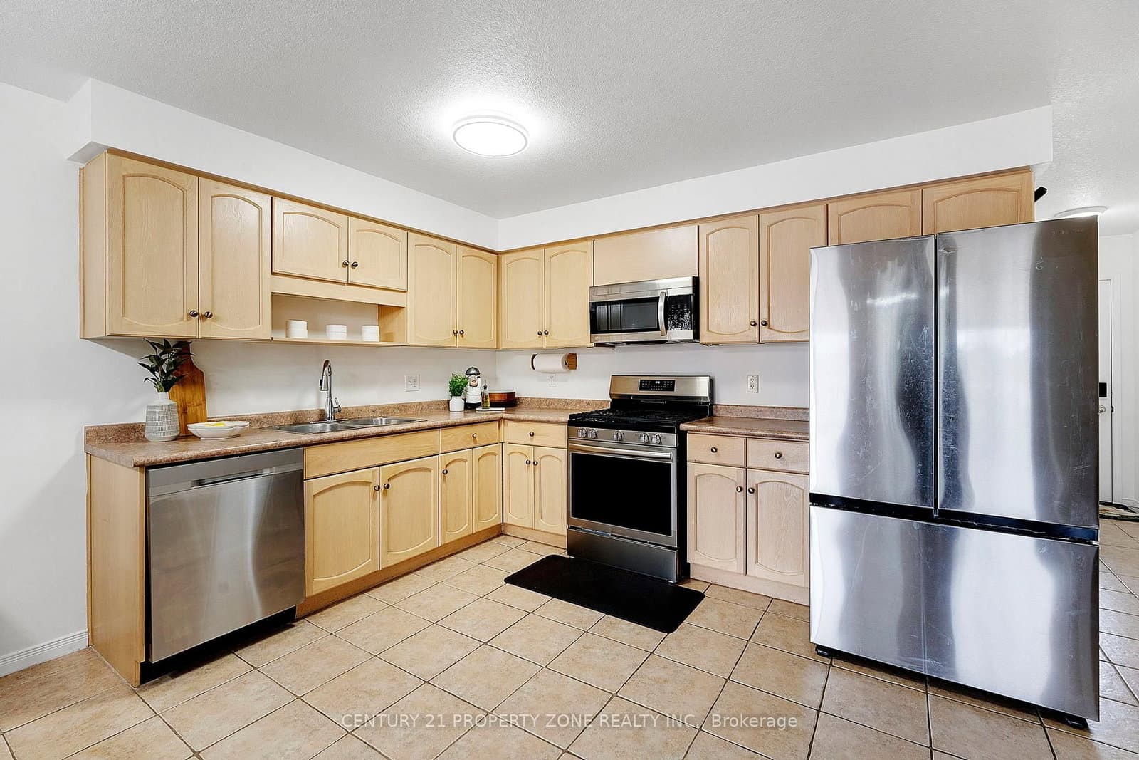 210 DAWN Avenue, Unit 35 thumbnail 12