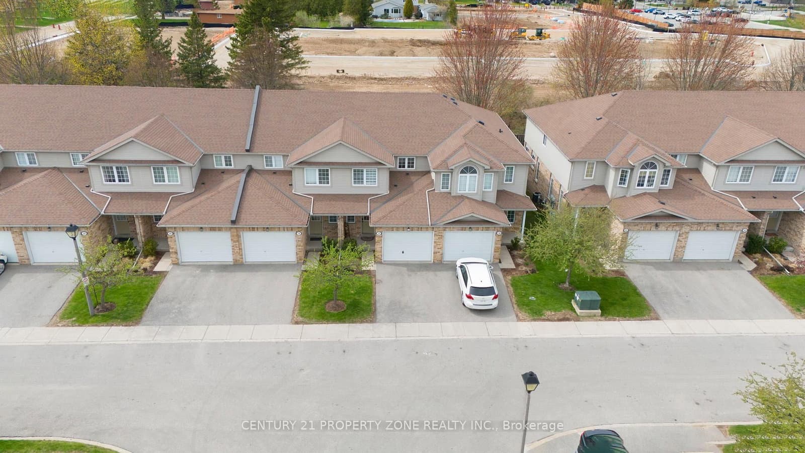 210 DAWN Avenue, Unit 35 thumbnail 2